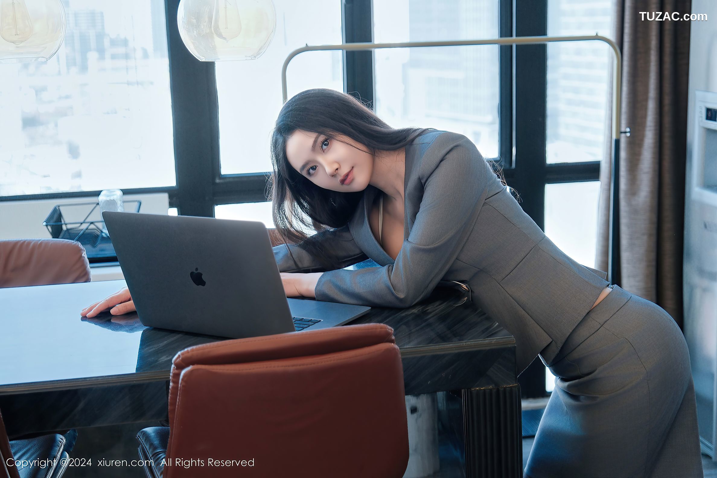 XiuRen秀人网-9444-方子萱-OL灰色短裙制服白蕾丝内衣黑丝-2024.11.14