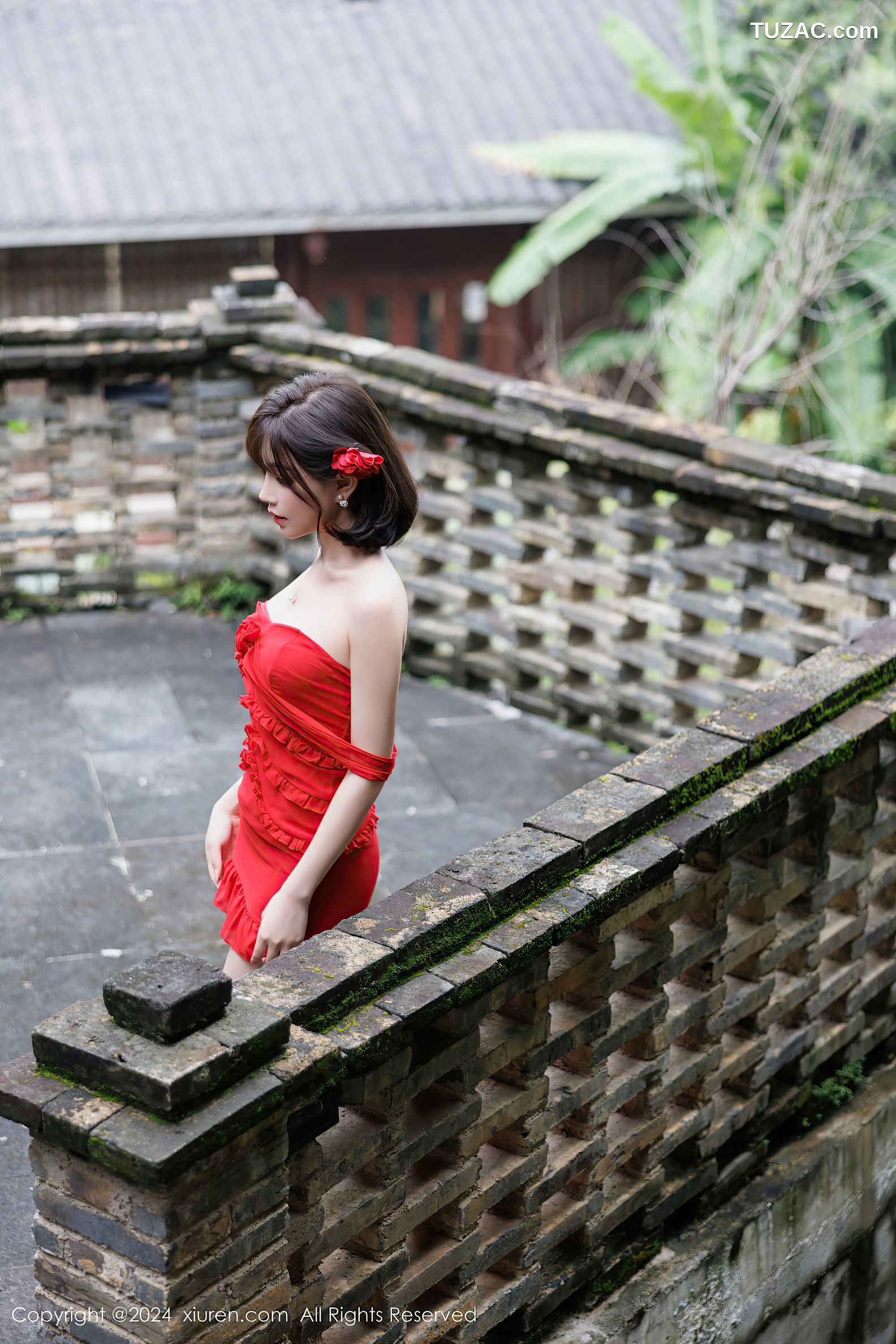 XiuRen秀人网-9449-徐莉芝Booty-古镇户外红裙香肩-2024.11.14