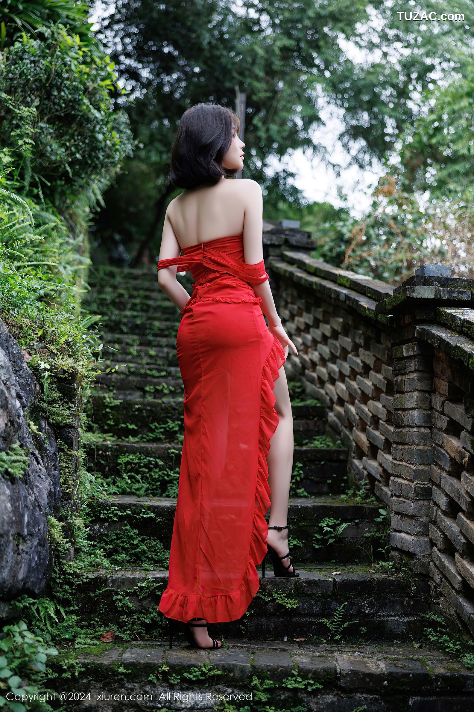 XiuRen秀人网-9449-徐莉芝Booty-古镇户外红裙香肩-2024.11.14