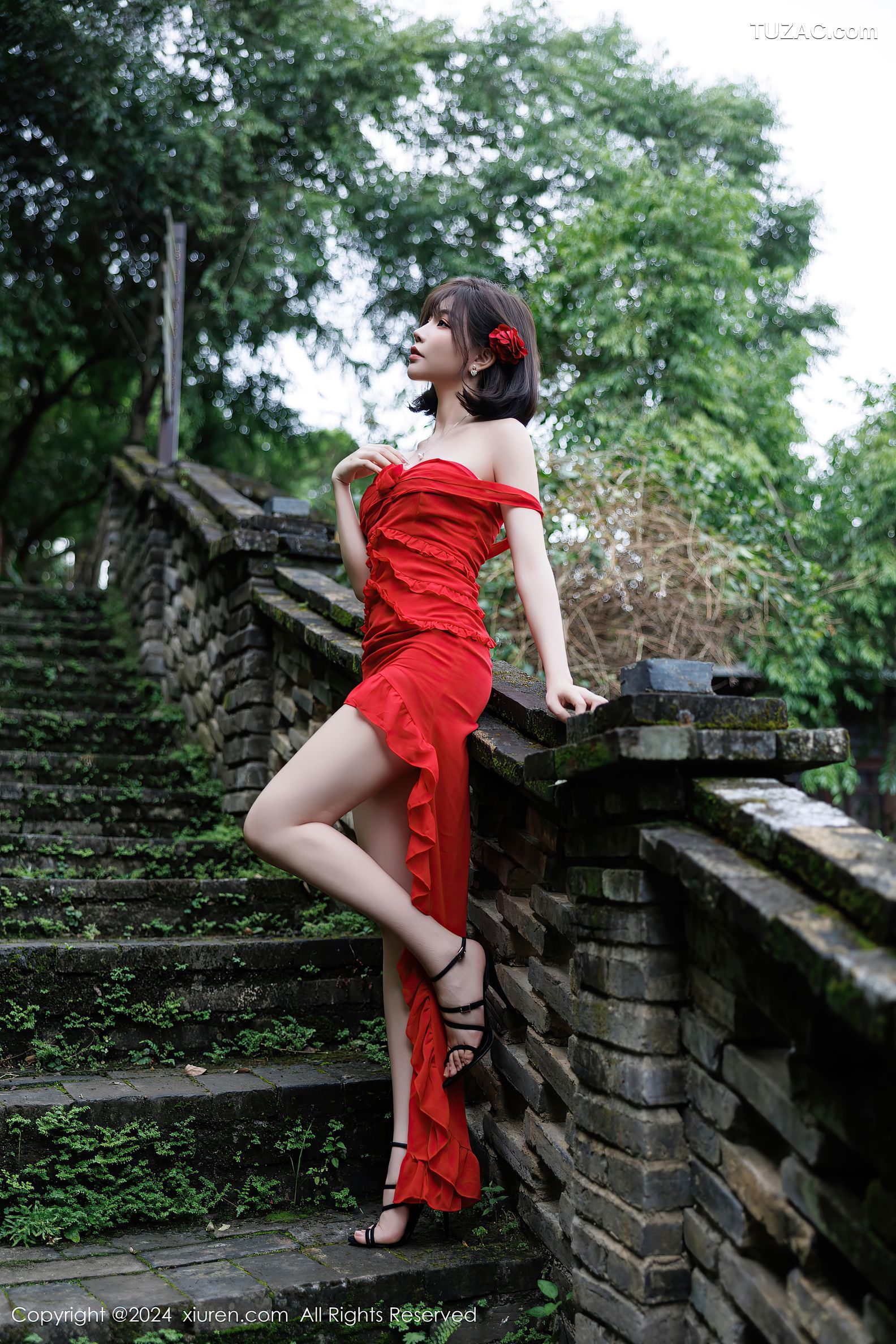 XiuRen秀人网-9449-徐莉芝Booty-古镇户外红裙香肩-2024.11.14