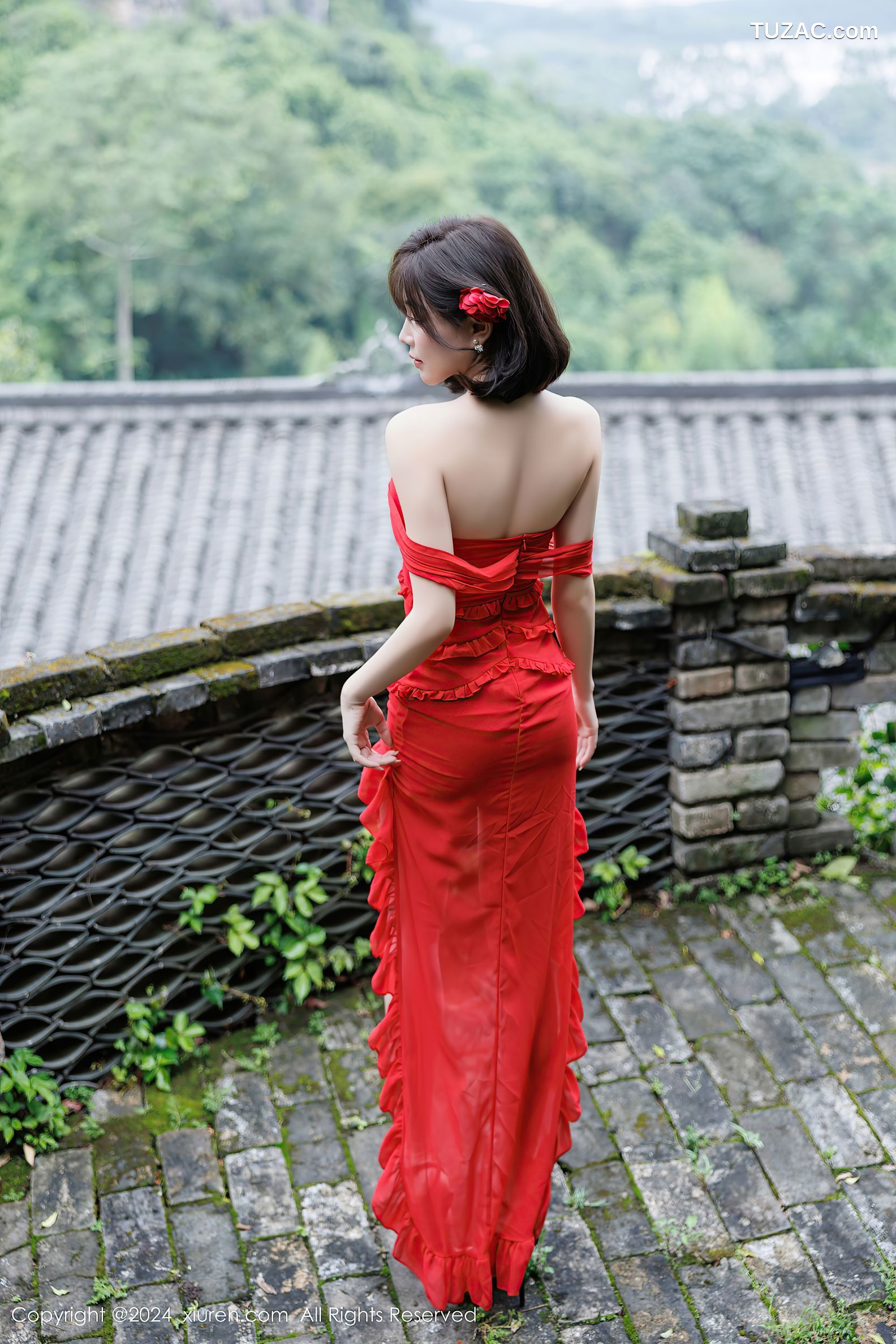 XiuRen秀人网-9449-徐莉芝Booty-古镇户外红裙香肩-2024.11.14