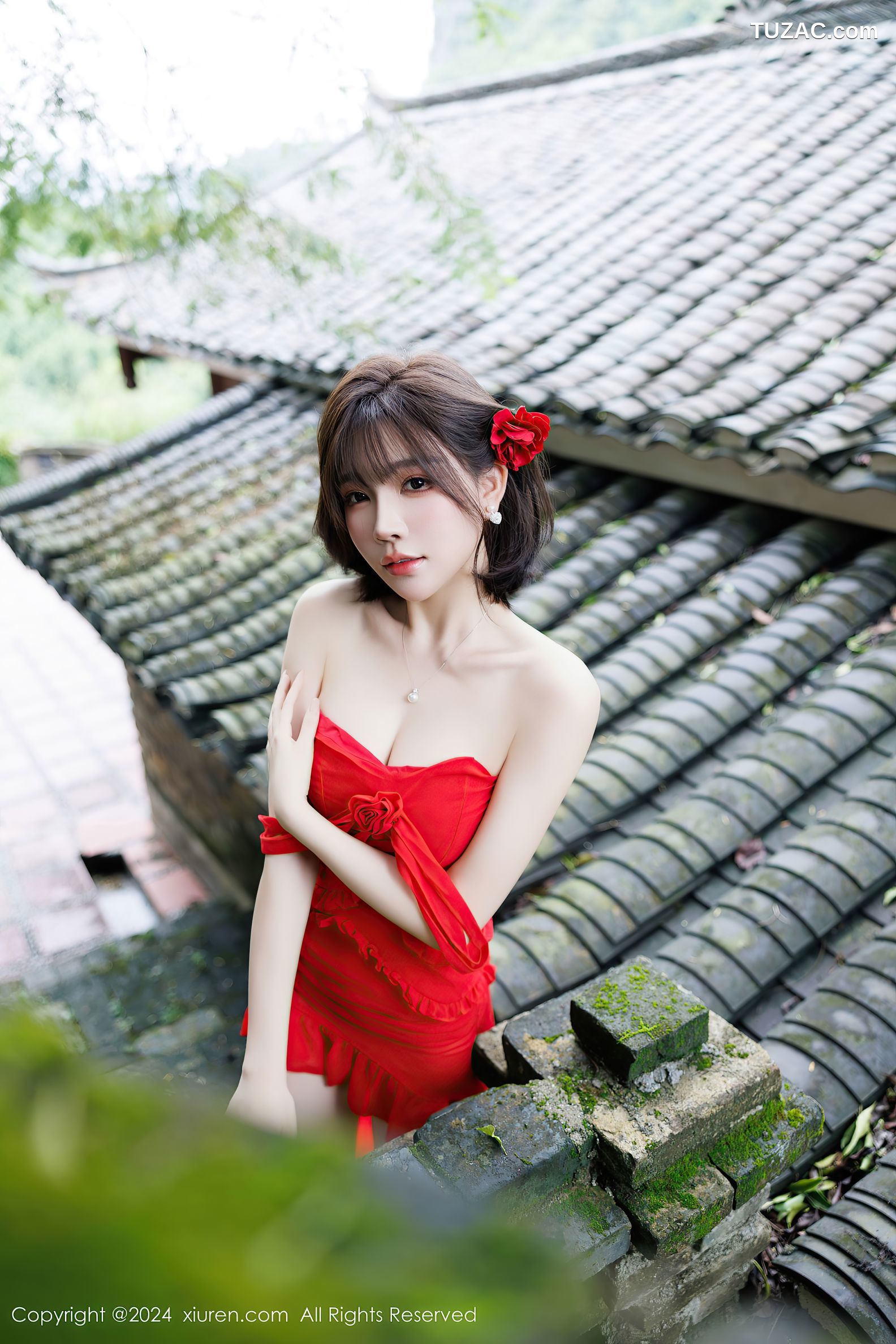 XiuRen秀人网-9449-徐莉芝Booty-古镇户外红裙香肩-2024.11.14