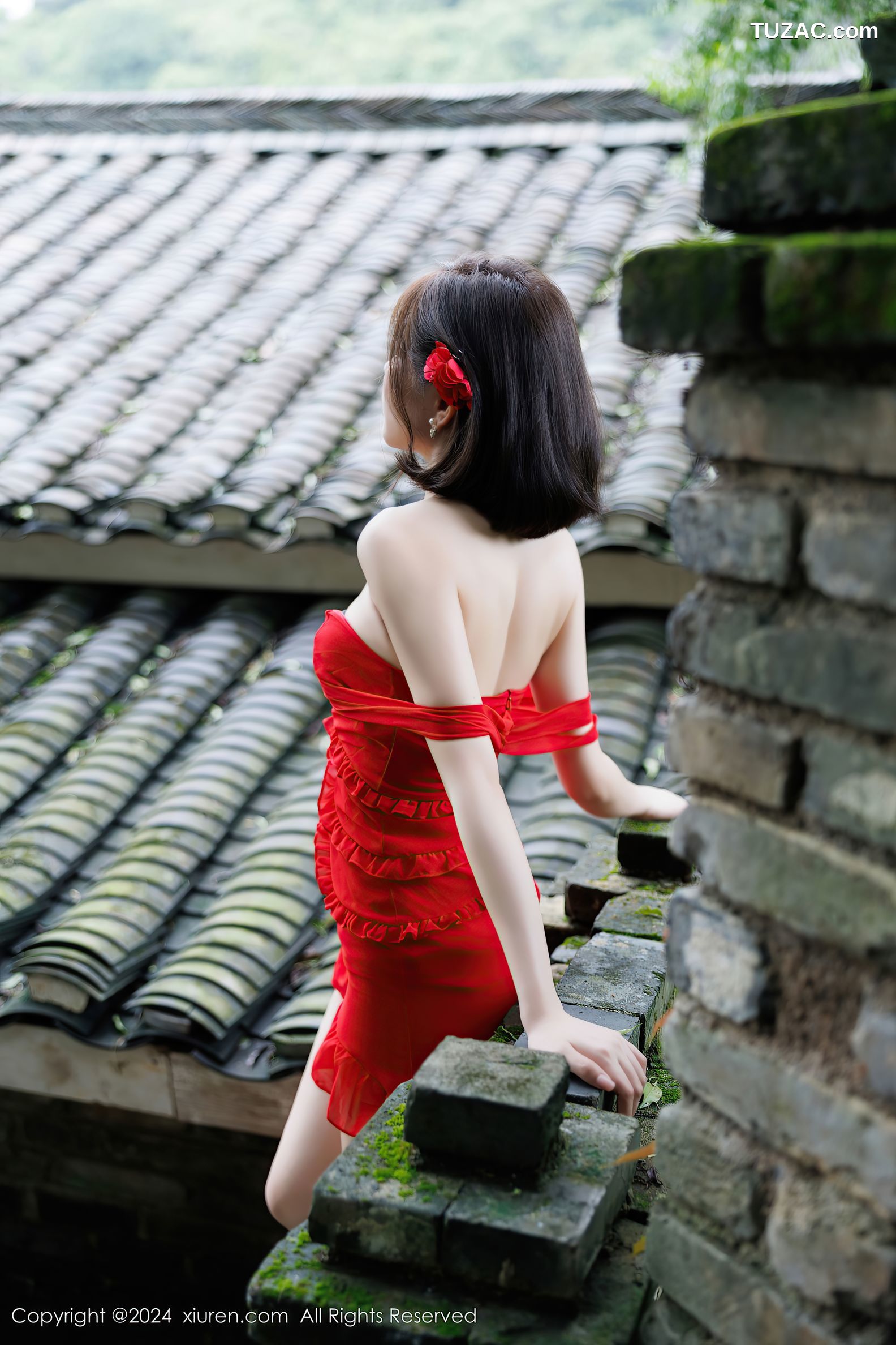 XiuRen秀人网-9449-徐莉芝Booty-古镇户外红裙香肩-2024.11.14