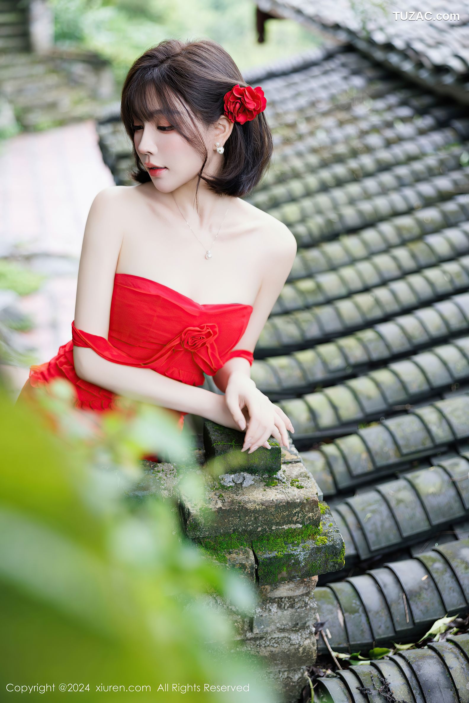XiuRen秀人网-9449-徐莉芝Booty-古镇户外红裙香肩-2024.11.14