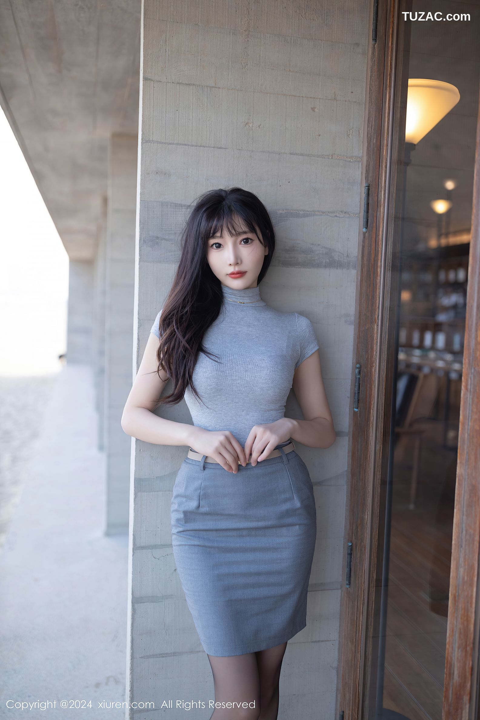XiuRen秀人网-9450-陆萱萱-OL灰T灰短裙酒红内衣黑丝-2024.11.14