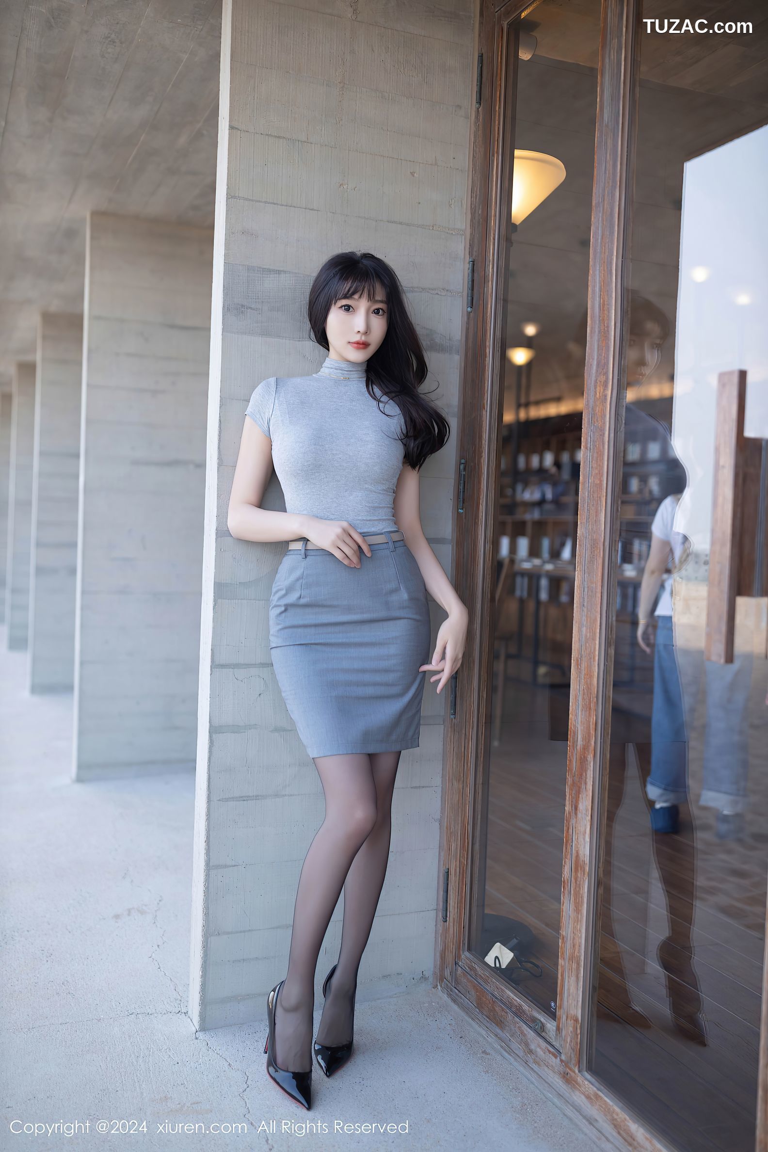 XiuRen秀人网-9450-陆萱萱-OL灰T灰短裙酒红内衣黑丝-2024.11.14