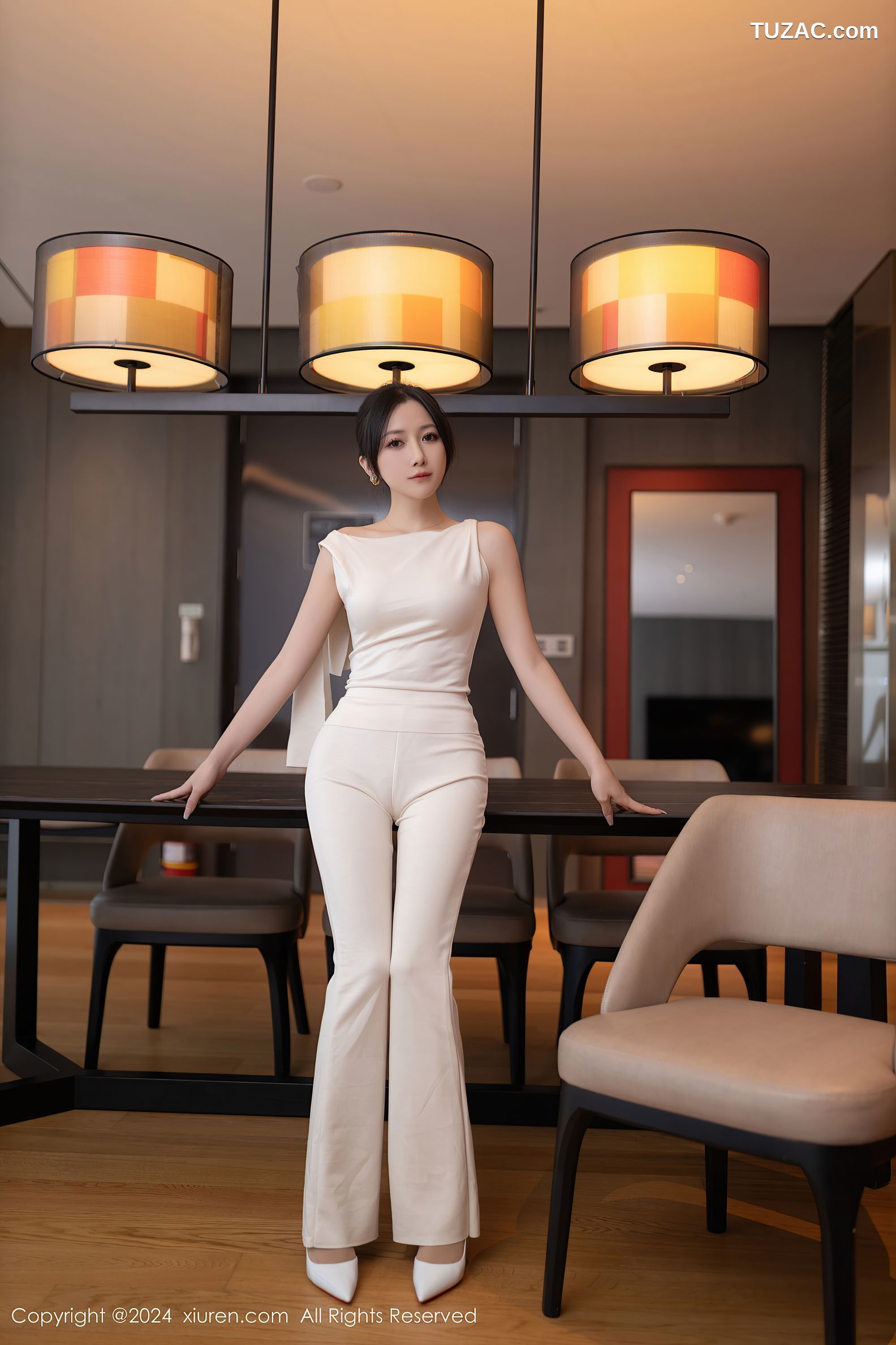 XiuRen秀人网-9457-鱼子酱Fish-白衫白长裤肉丝珍珠内裤-2024.11.15