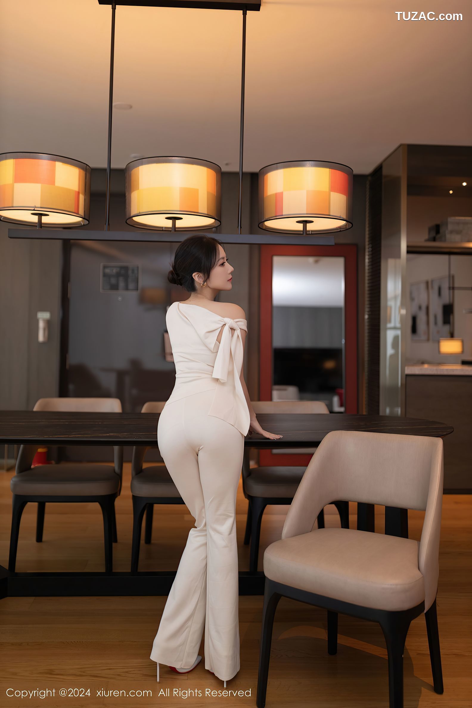 XiuRen秀人网-9457-鱼子酱Fish-白衫白长裤肉丝珍珠内裤-2024.11.15