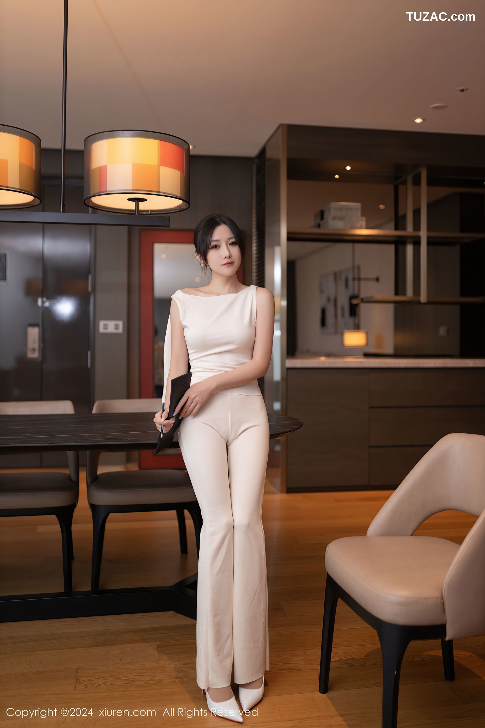 XiuRen秀人网-9457-鱼子酱Fish-白衫白长裤肉丝珍珠内裤-2024.11.15