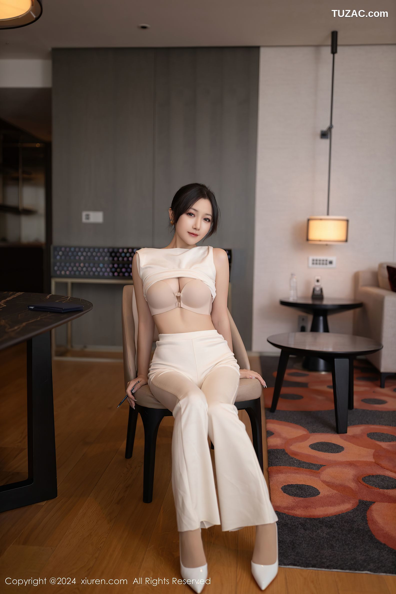 XiuRen秀人网-9457-鱼子酱Fish-白衫白长裤肉丝珍珠内裤-2024.11.15