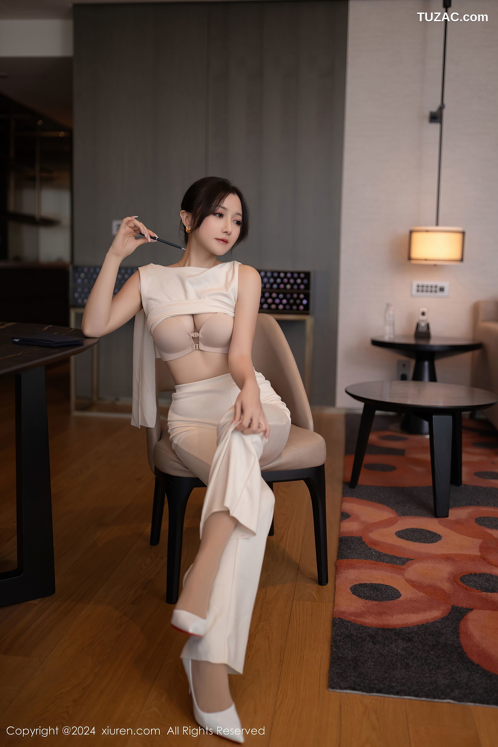 XiuRen秀人网-9457-鱼子酱Fish-白衫白长裤肉丝珍珠内裤-2024.11.15