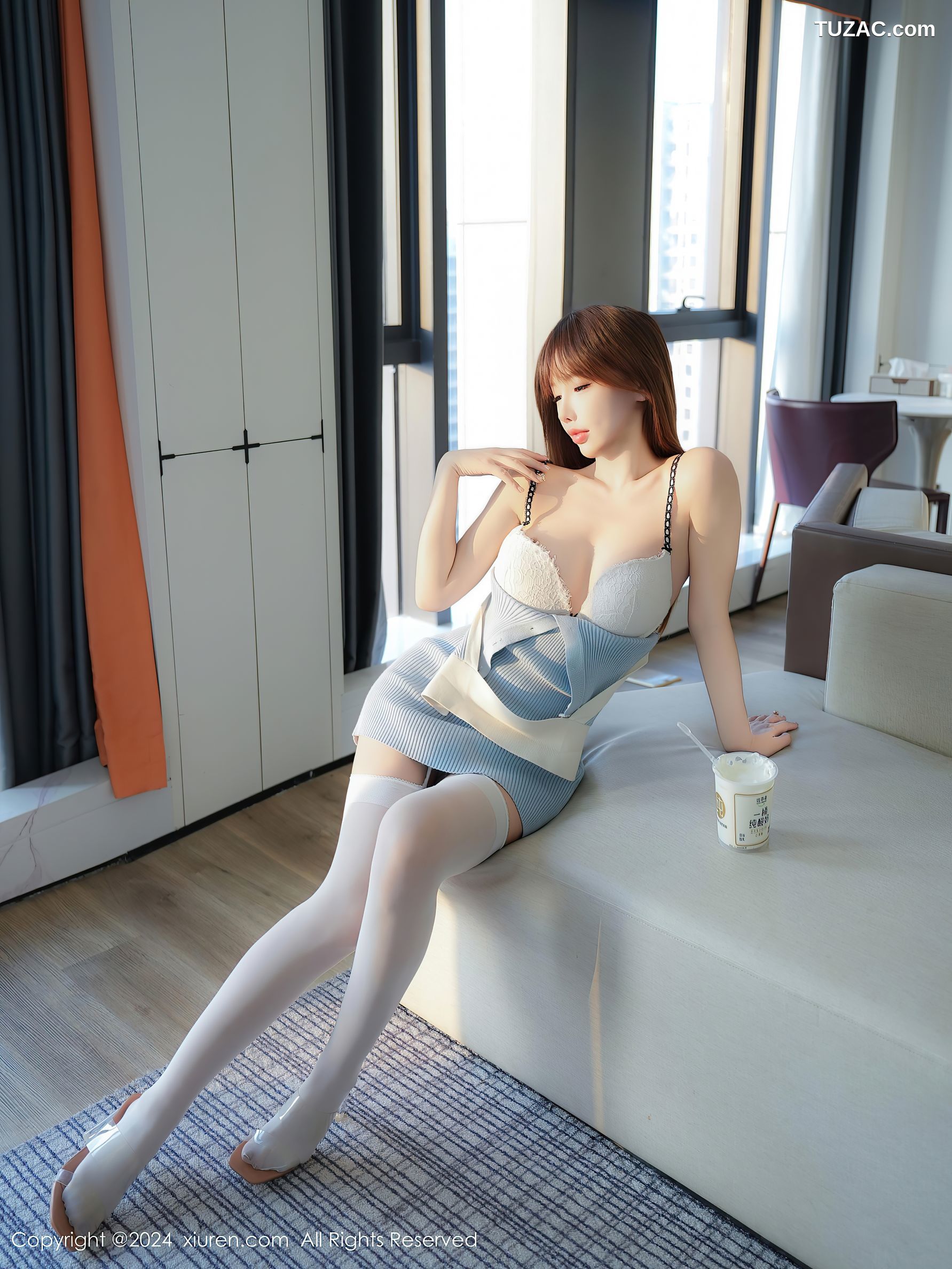 XiuRen秀人网-9458-李金金-气质美女蓝针织连衣短裙白蕾丝内衣白丝奶油爆乳-2024.11.18