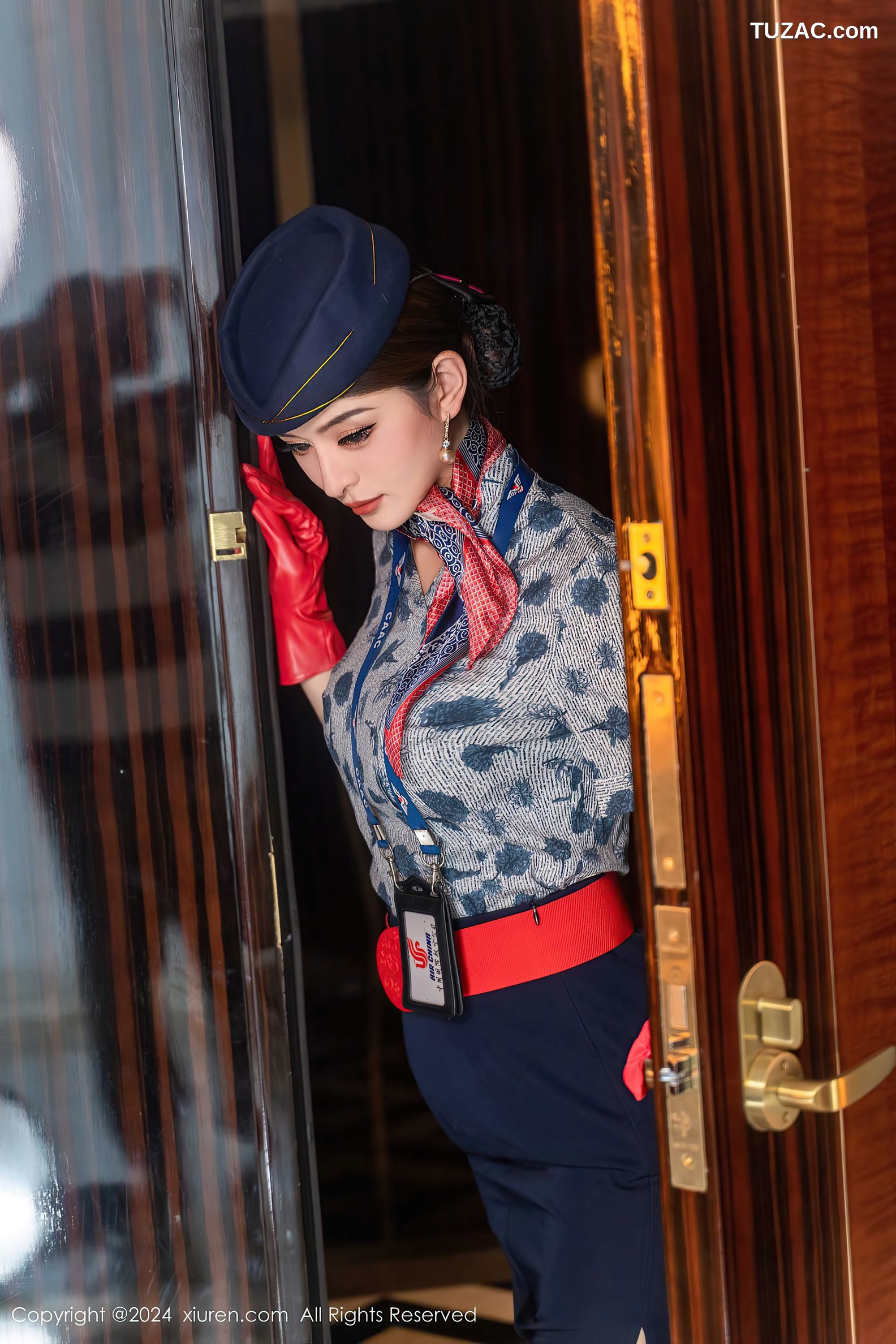 XiuRen秀人网-9459-灿宝-空姐制服黑短裙白内衣黑丝翘臀诱惑-2024.11.18