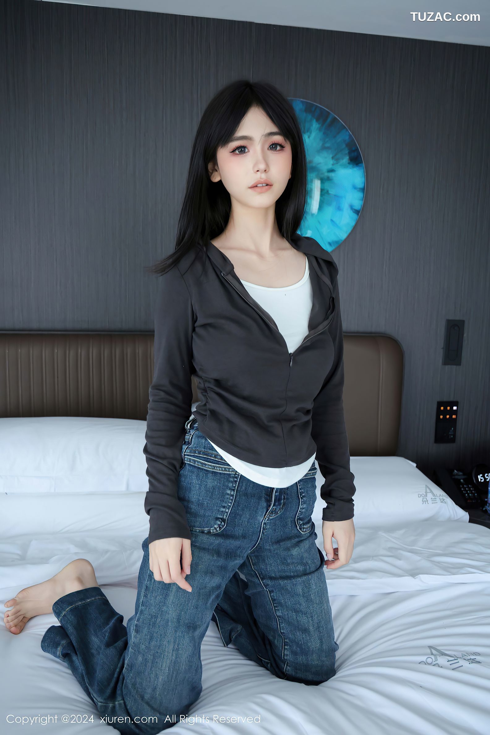 XiuRen秀人网-9464-奶芙乔乔-黑T牛仔裤-透视黑丝连体衣爆乳-2024.11.19