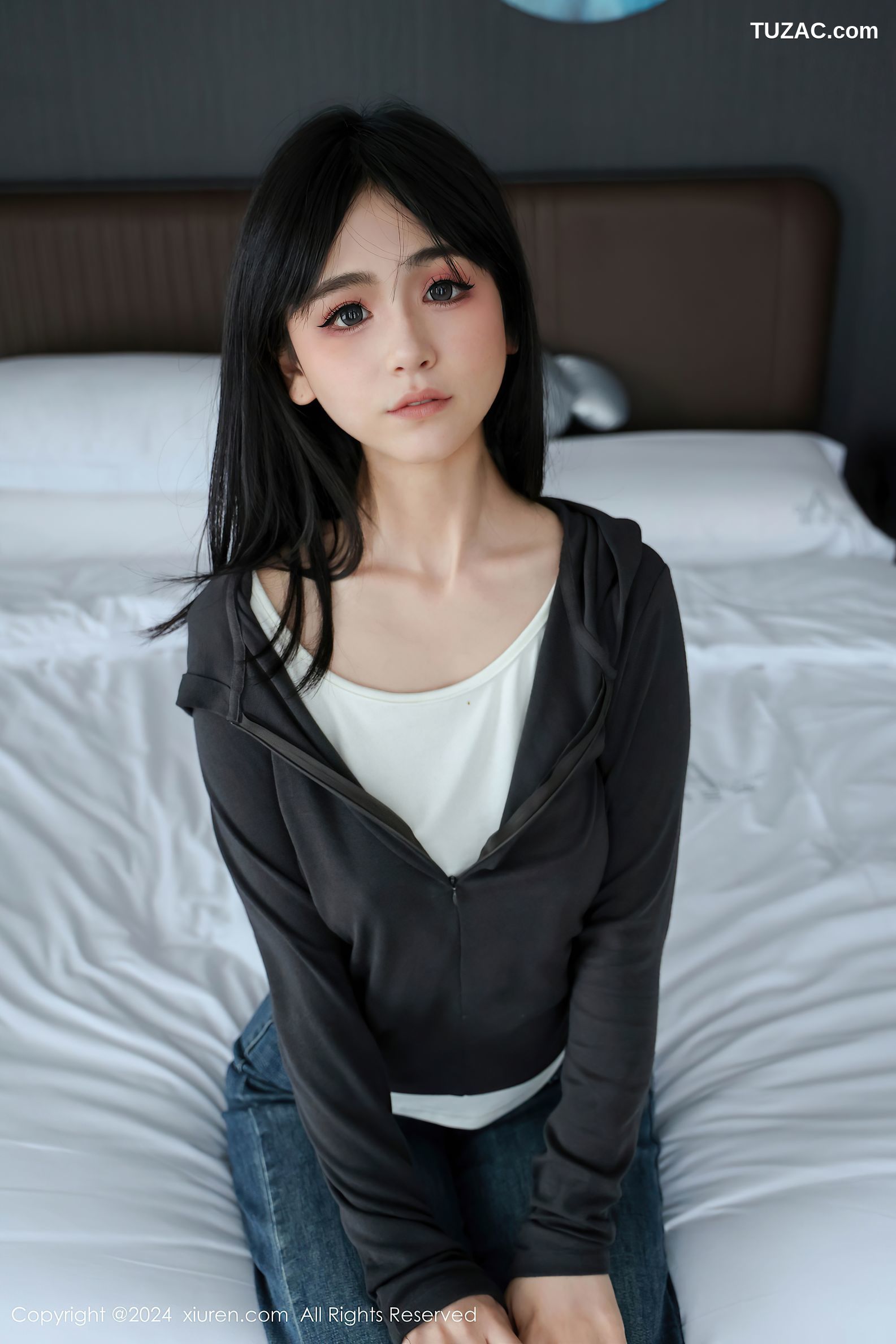 XiuRen秀人网-9464-奶芙乔乔-黑T牛仔裤-透视黑丝连体衣爆乳-2024.11.19