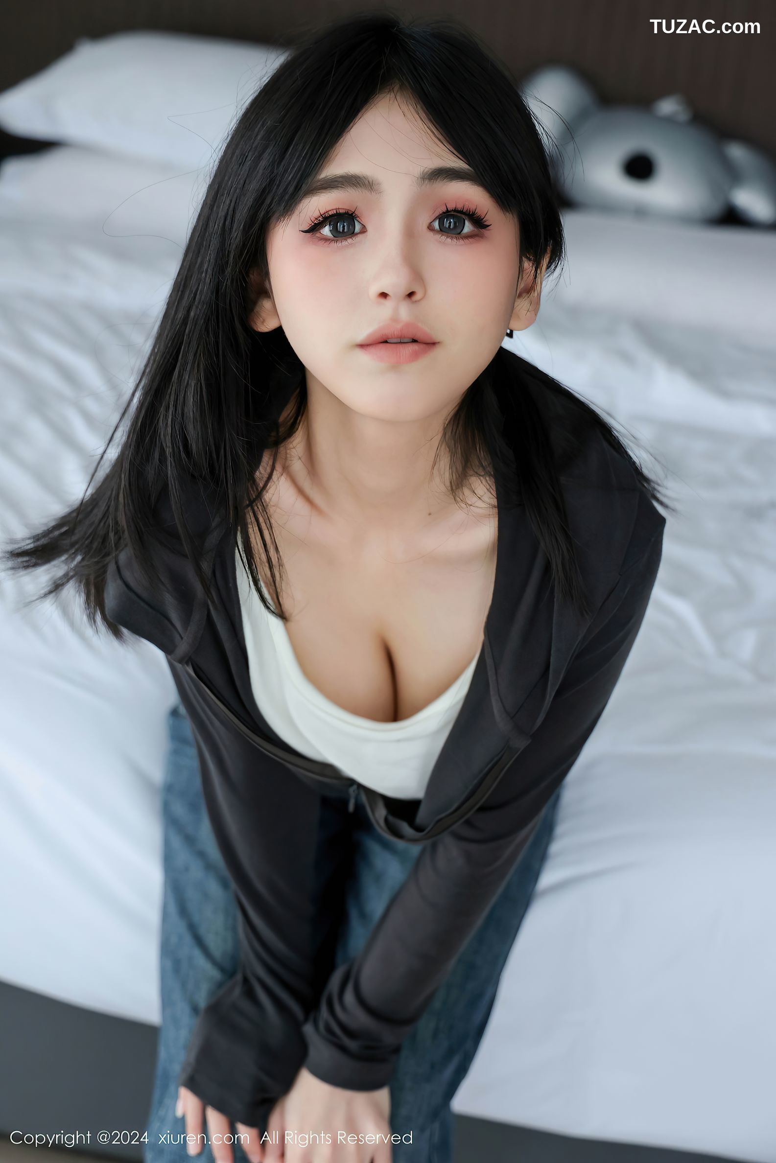 XiuRen秀人网-9464-奶芙乔乔-黑T牛仔裤-透视黑丝连体衣爆乳-2024.11.19