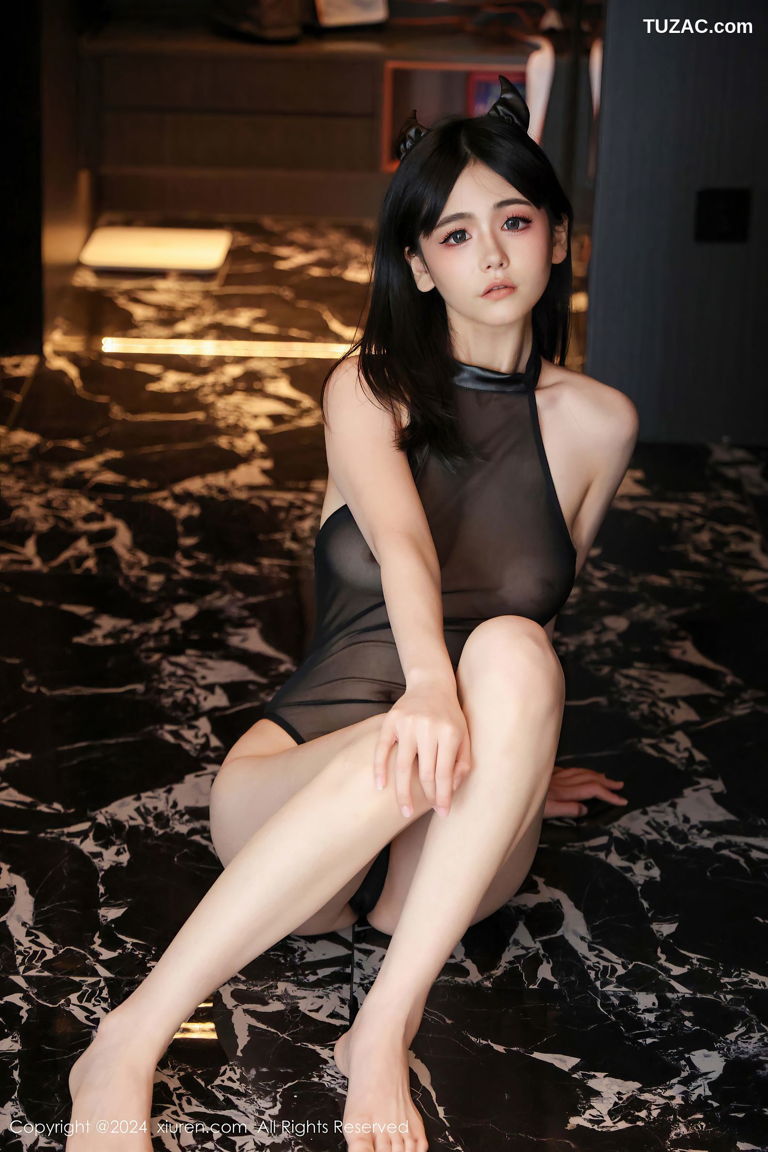 XiuRen秀人网-9464-奶芙乔乔-黑T牛仔裤-透视黑丝连体衣爆乳-2024.11.19