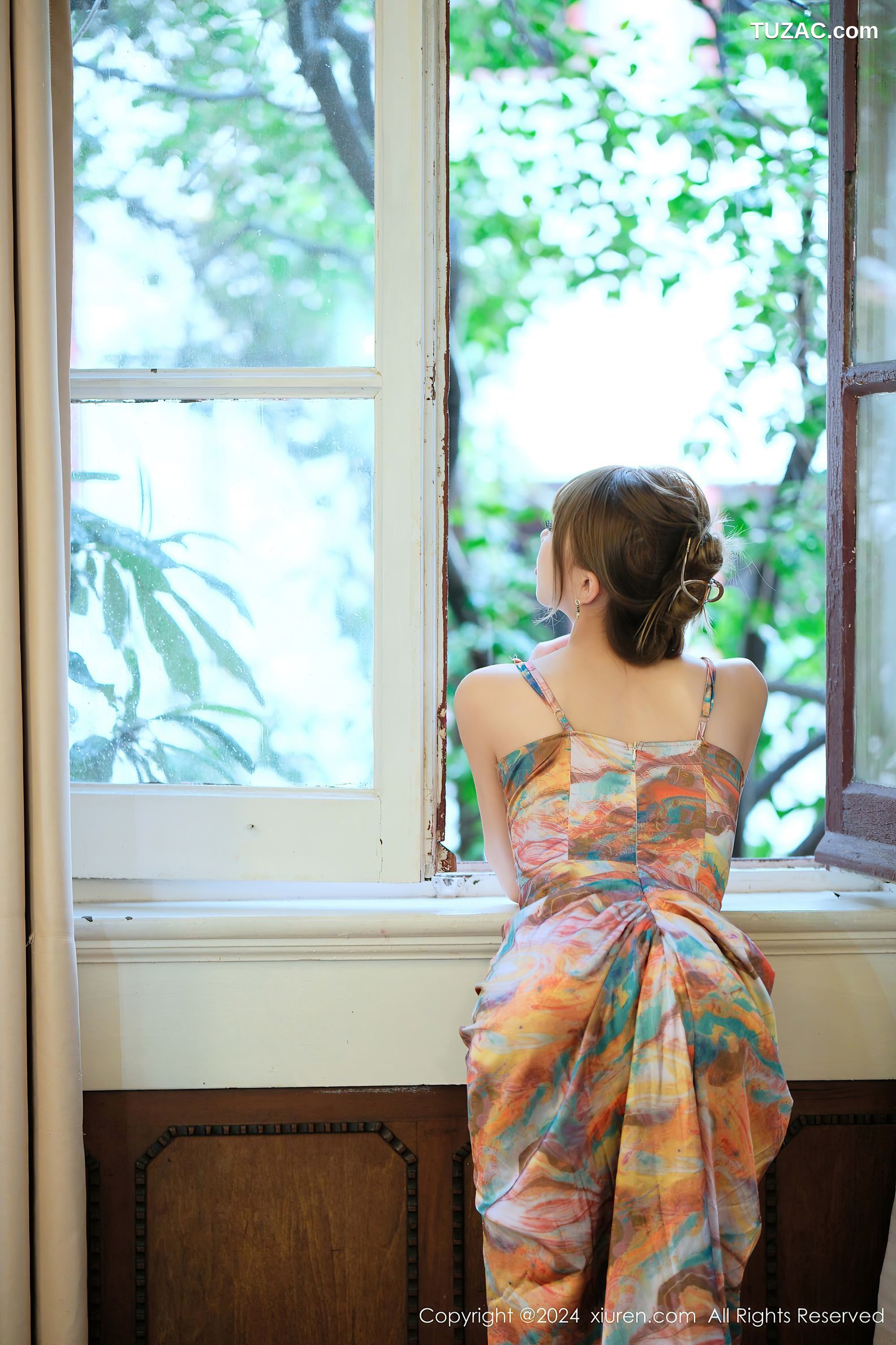 XiuRen秀人网-9465-Zoe柚柚-彩色长裙紫色吊袜带爆乳-2024.11.19