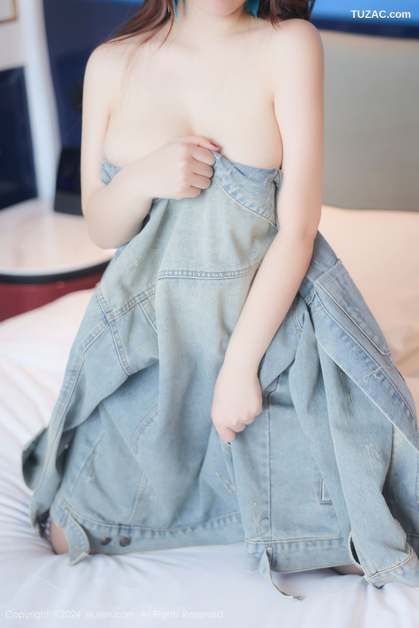 XiuRen秀人网-9467-蛋蛋宝-牛仔外套黑色内衣黑丝爆乳-2024.11.19