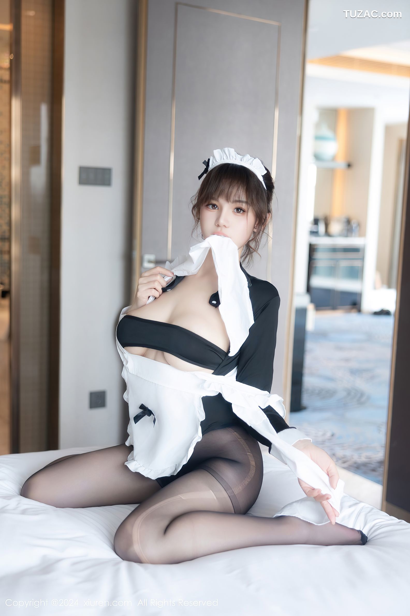 XiuRen秀人网-9476-香澄在东京-黑白女仆黑丝爆乳-2024.11.21