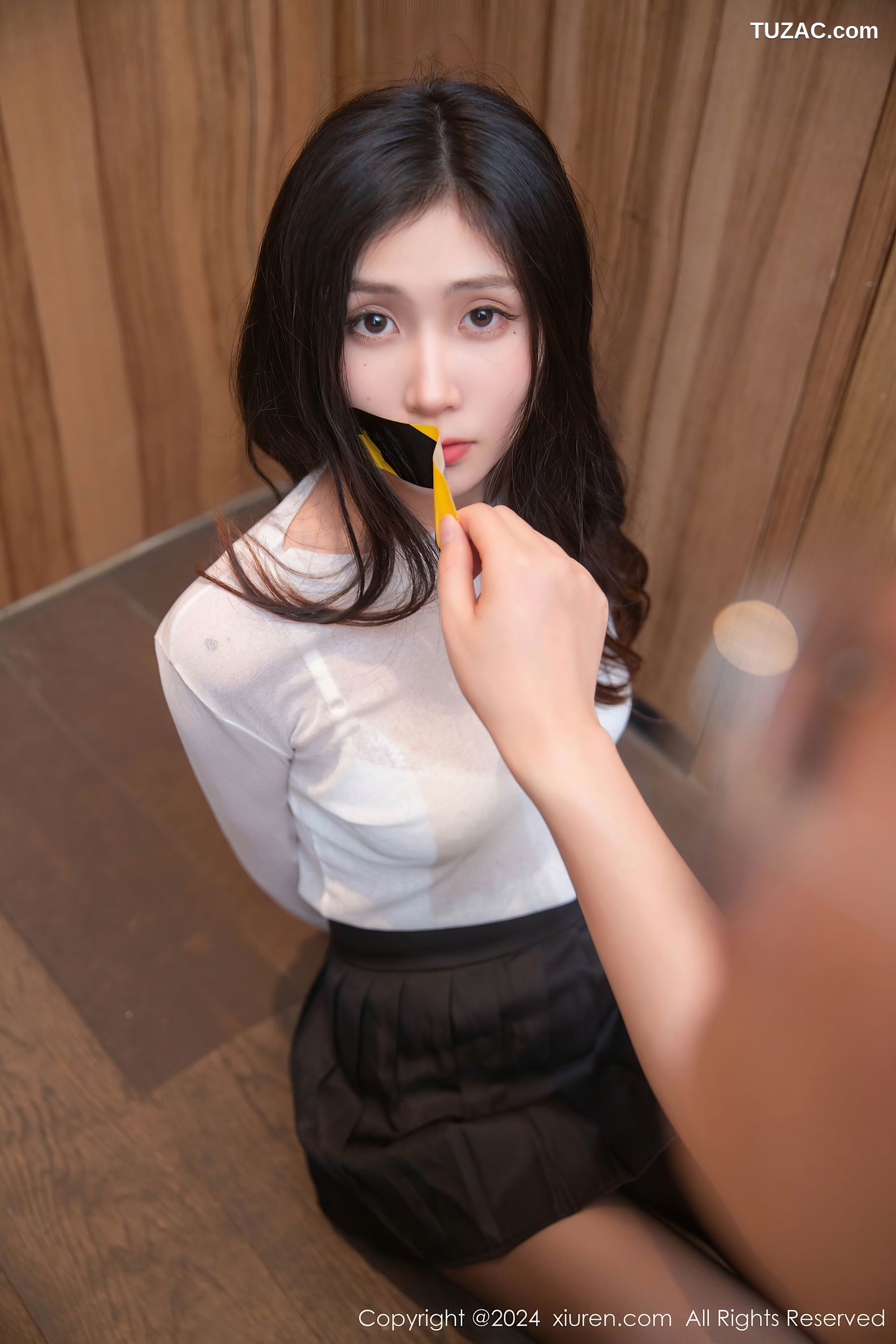 XiuRen秀人网-9481-刘婷婷-捆绑少女白T黑裙黑丝-2024.11.21