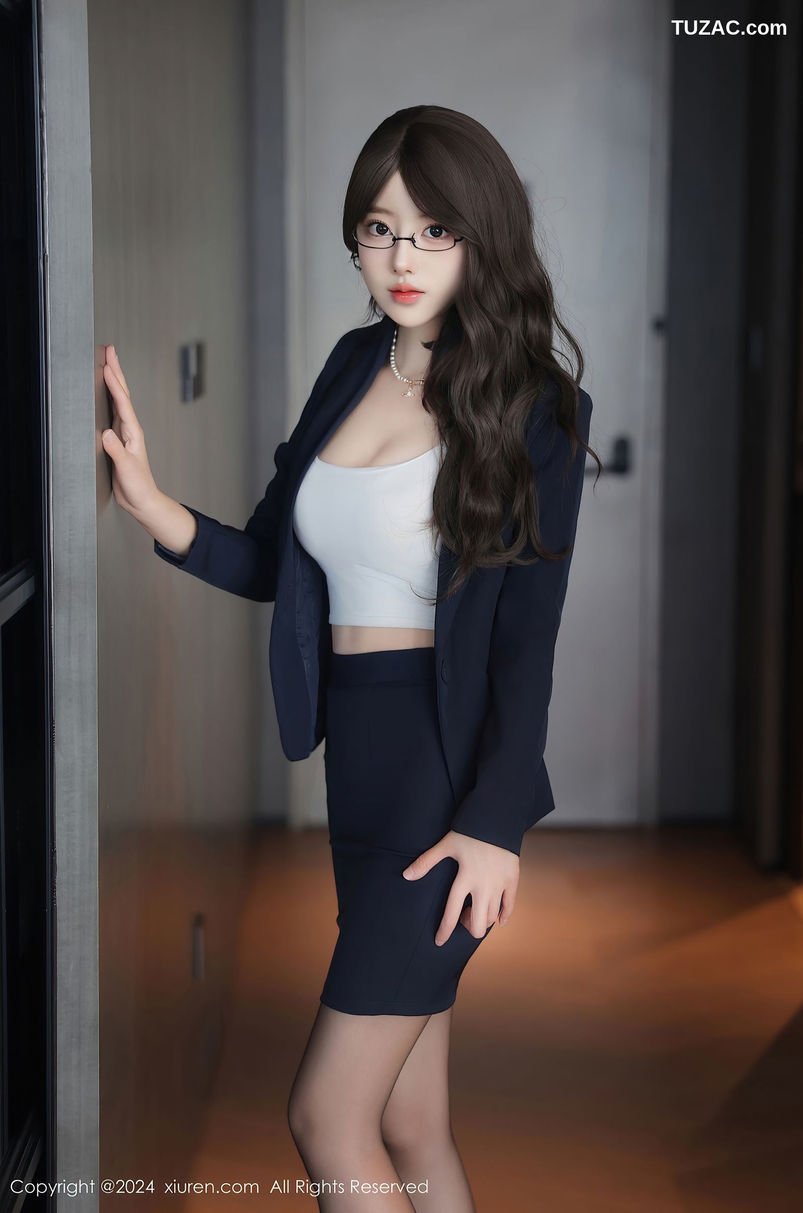 XiuRen秀人网-9486-桃妖夭-OL深蓝裙装白色内衣黑丝-2024.11.22