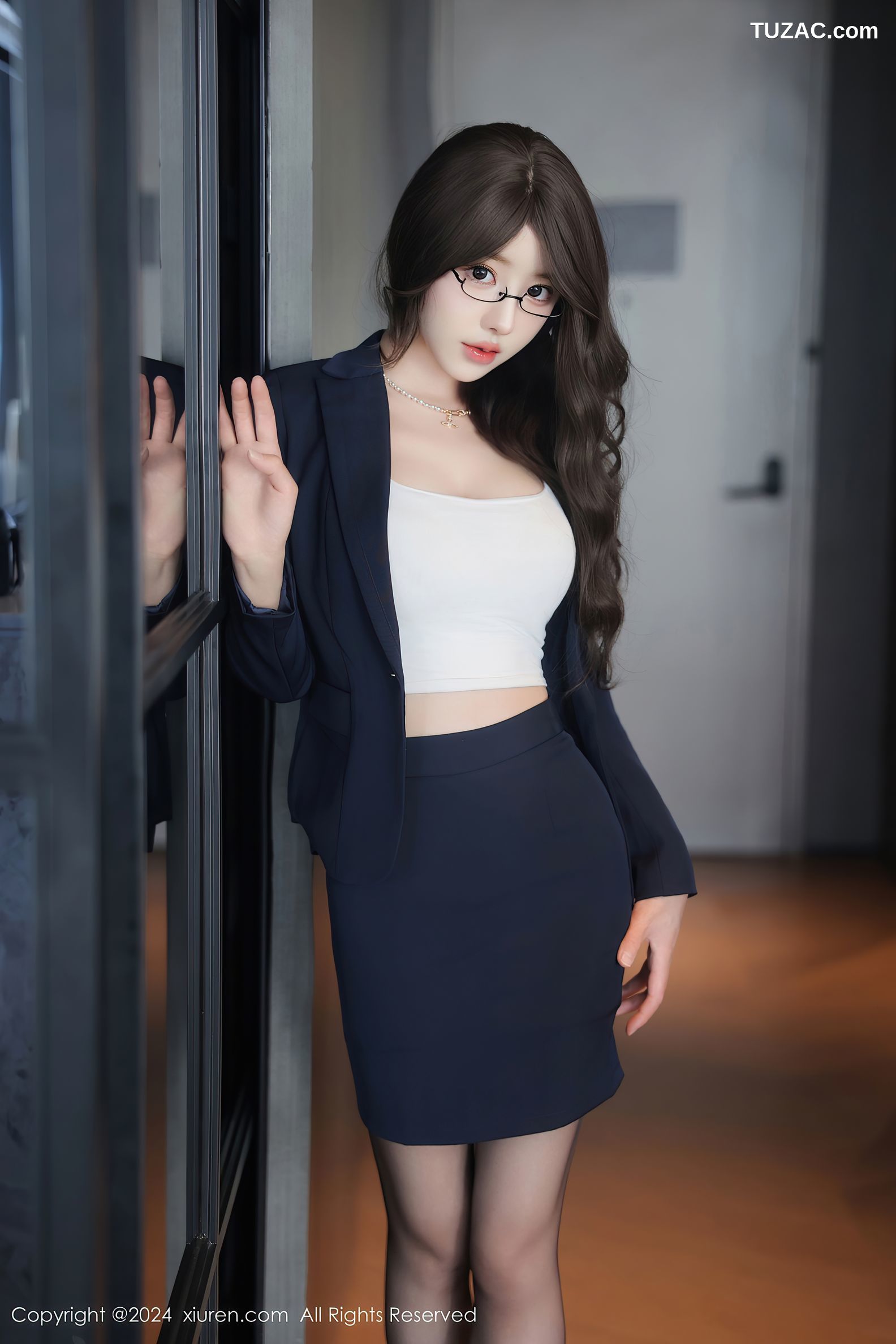 XiuRen秀人网-9486-桃妖夭-OL深蓝裙装白色内衣黑丝-2024.11.22