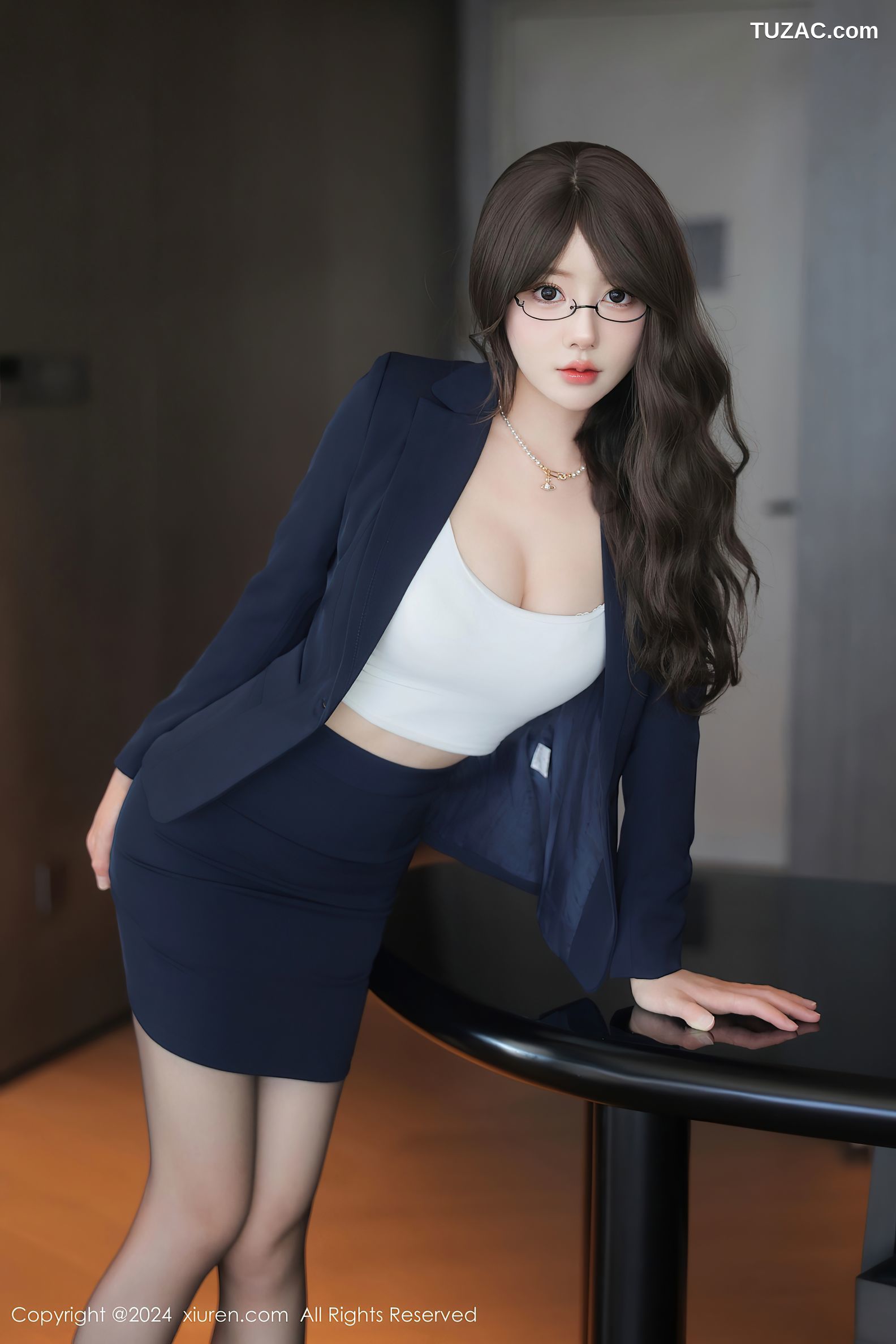 XiuRen秀人网-9486-桃妖夭-OL深蓝裙装白色内衣黑丝-2024.11.22