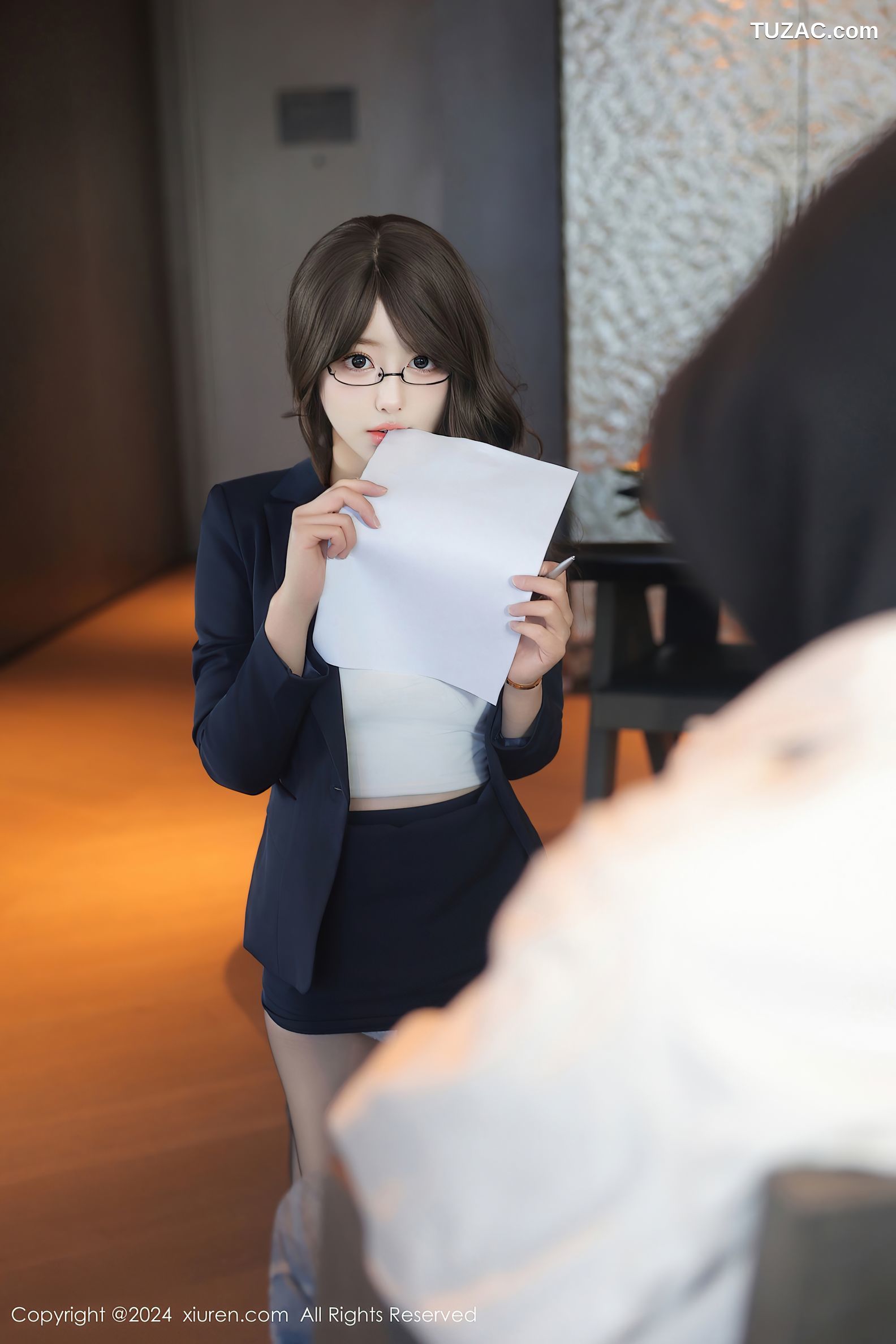 XiuRen秀人网-9486-桃妖夭-OL深蓝裙装白色内衣黑丝-2024.11.22