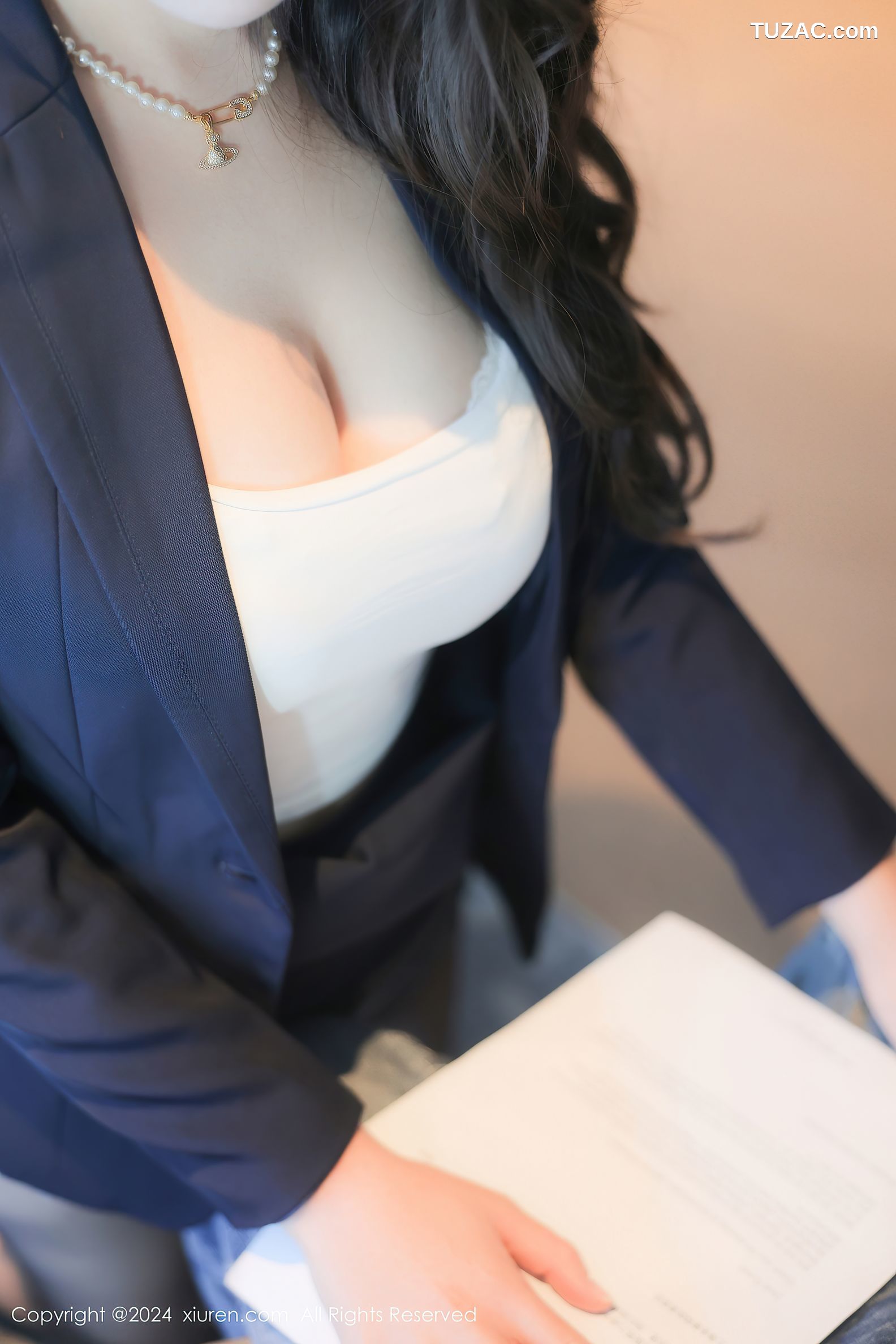 XiuRen秀人网-9486-桃妖夭-OL深蓝裙装白色内衣黑丝-2024.11.22