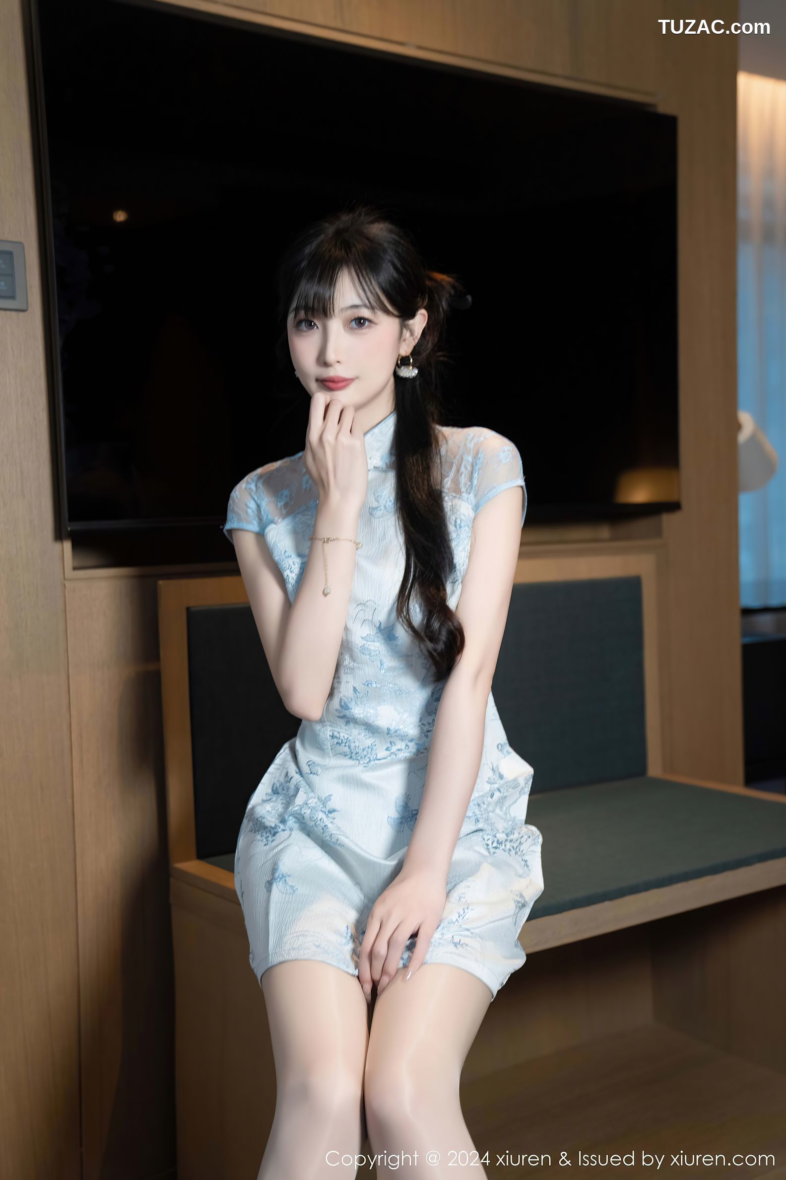 XiuRen秀人网-9487-林星阑-淡蓝旗袍-白色内衣丁字裤-2024.11.22