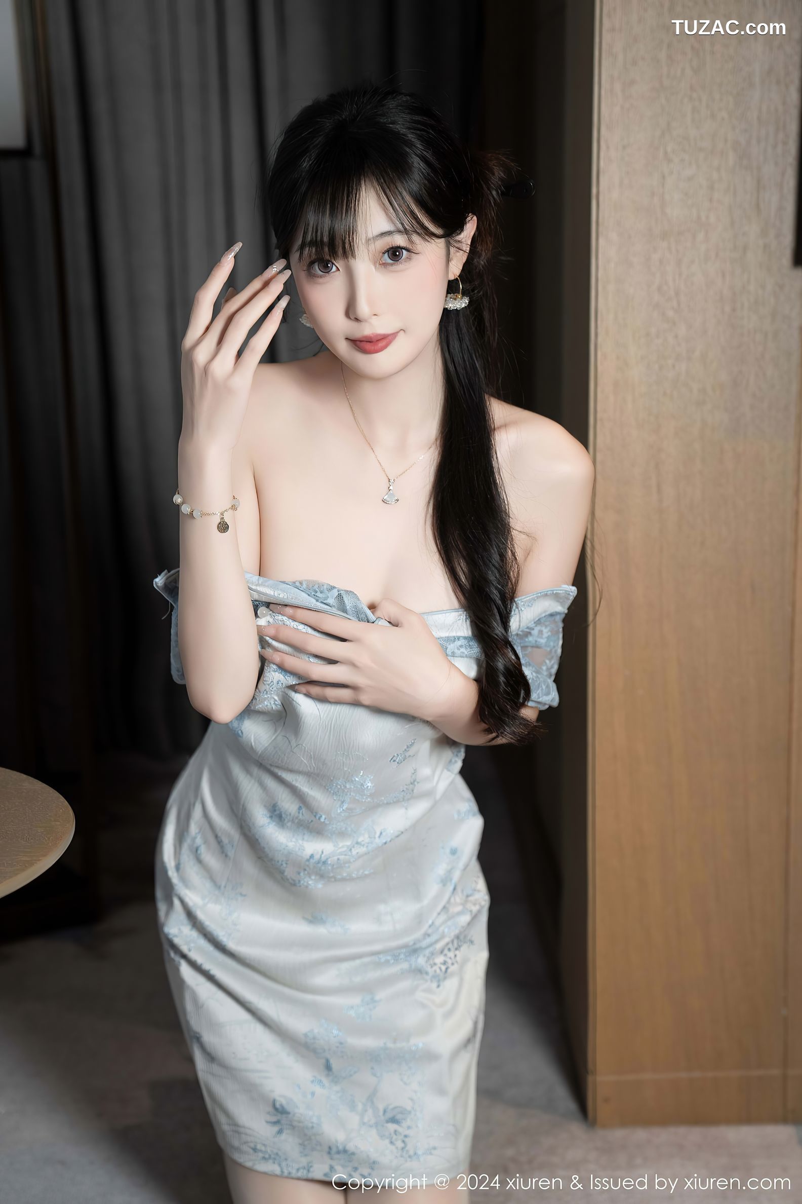 XiuRen秀人网-9487-林星阑-淡蓝旗袍-白色内衣丁字裤-2024.11.22