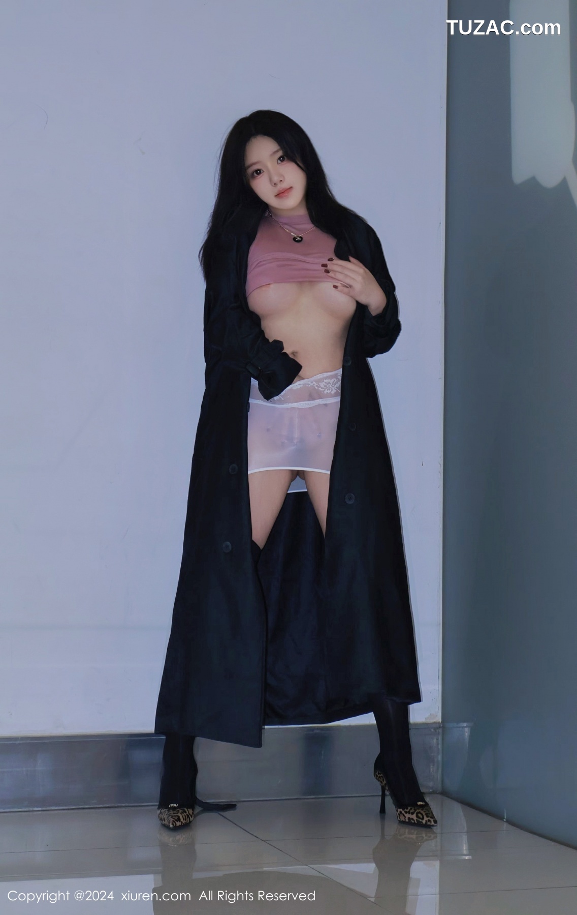 XiuRen秀人网-9489-小薯条nienie-黑大衣内露出-连体肉丝透视-2024.11.22