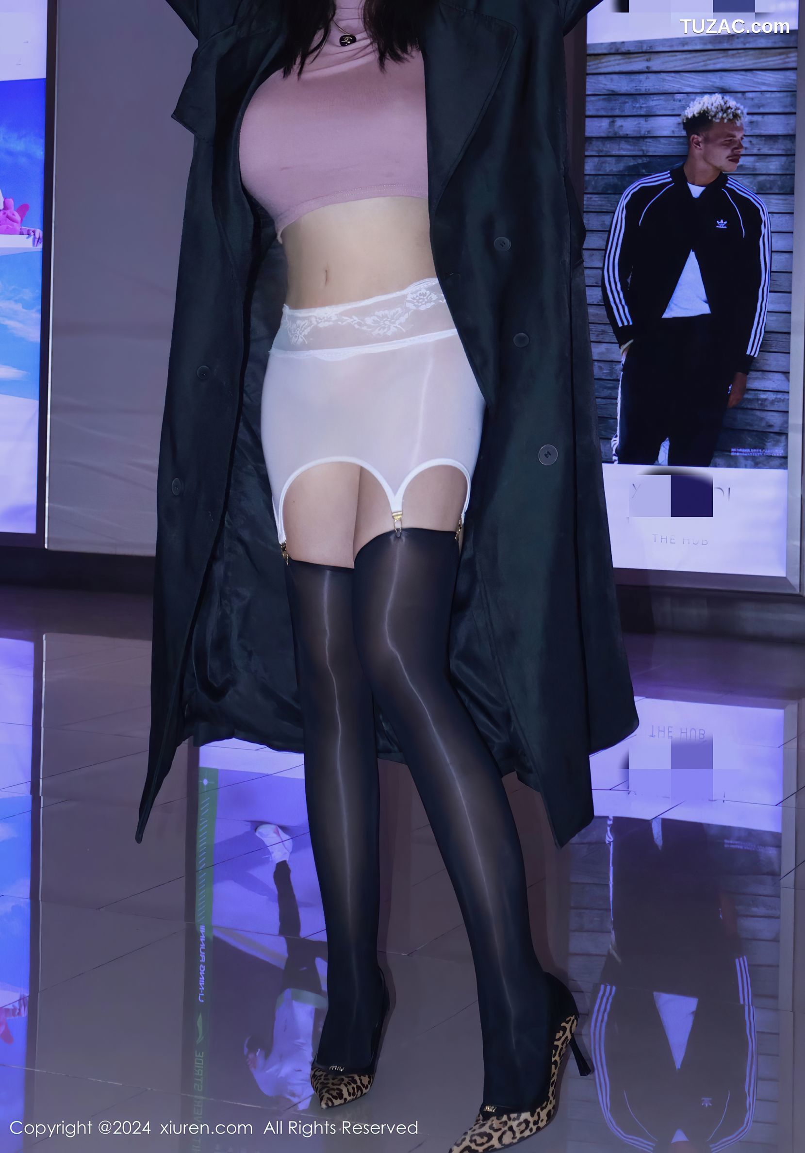 XiuRen秀人网-9489-小薯条nienie-黑大衣内露出-连体肉丝透视-2024.11.22