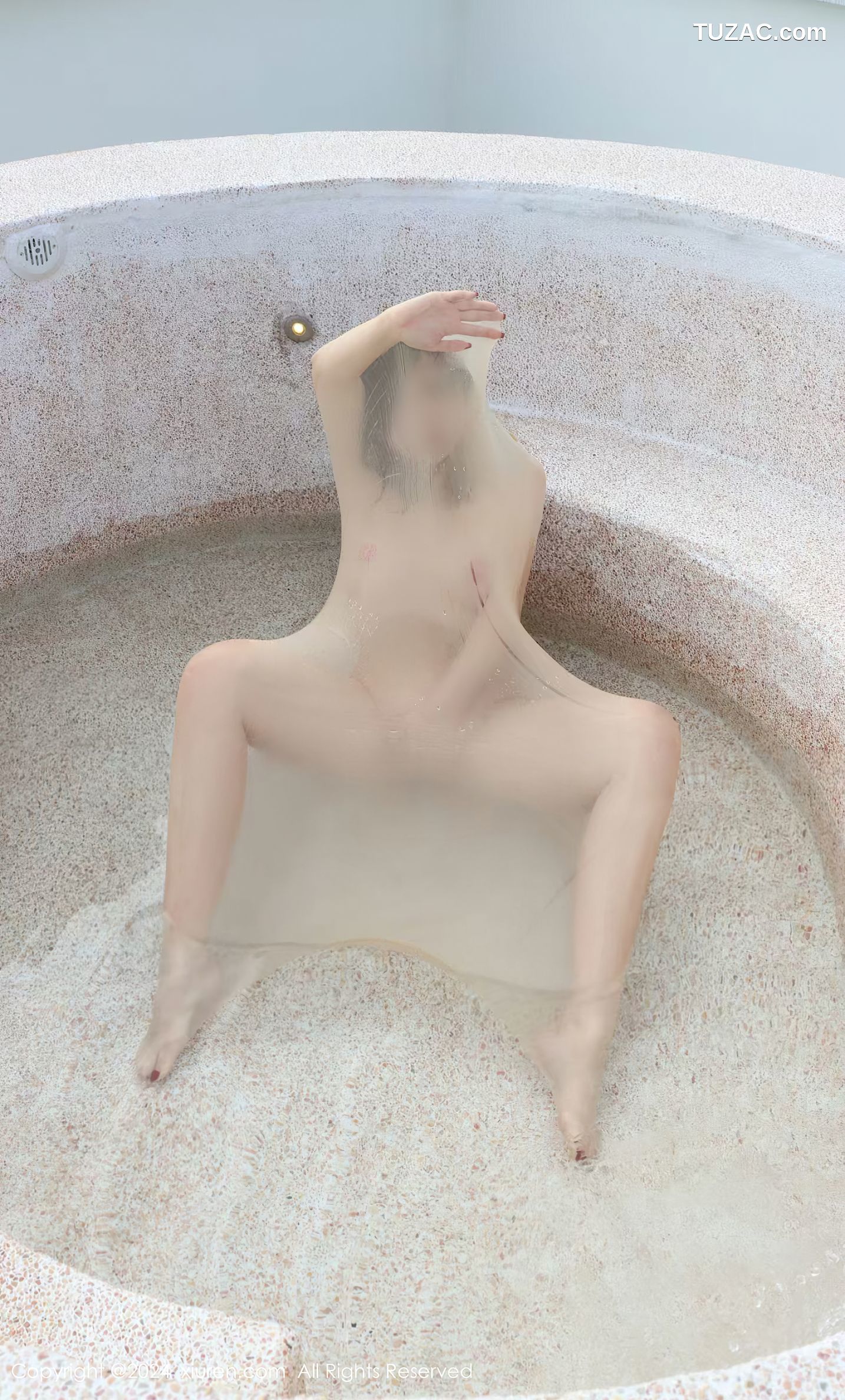 XiuRen秀人网-9489-小薯条nienie-黑大衣内露出-连体肉丝透视-2024.11.22