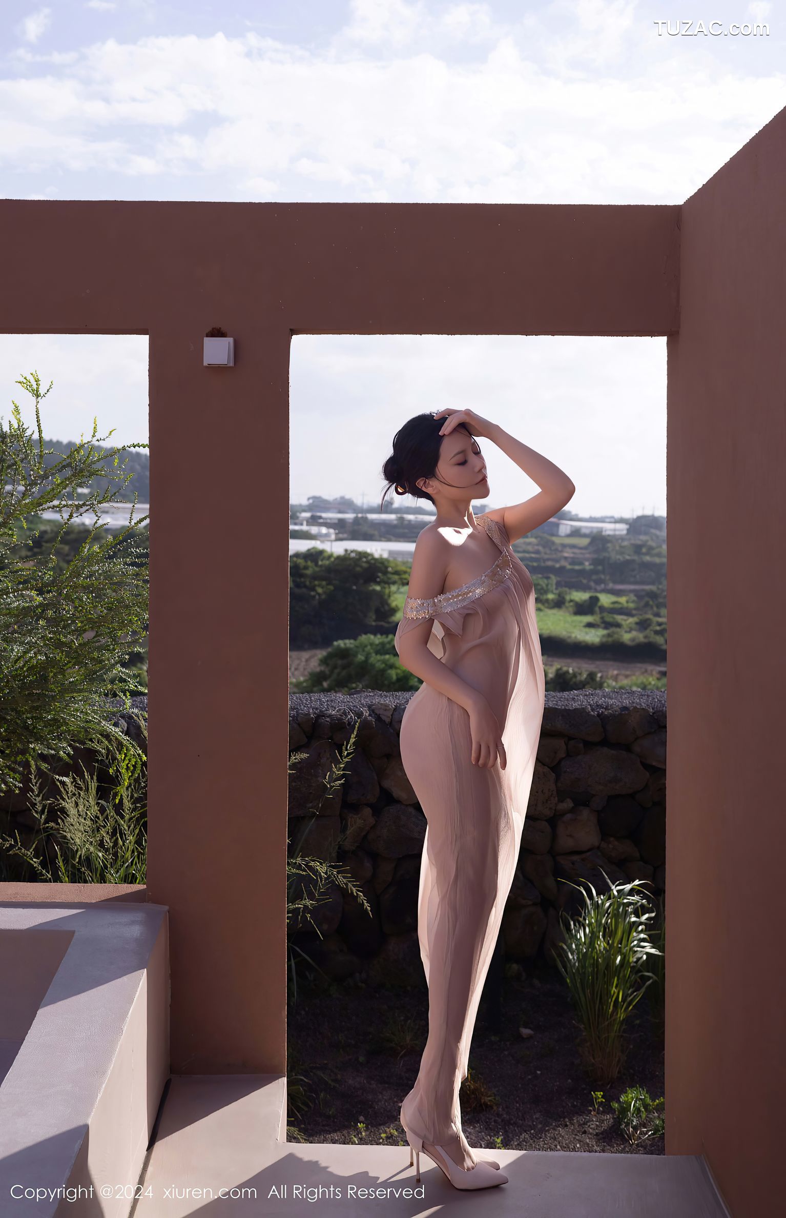 XiuRen秀人网-9492-鱼子酱Fish-透视纱裙真空-2024.11.22