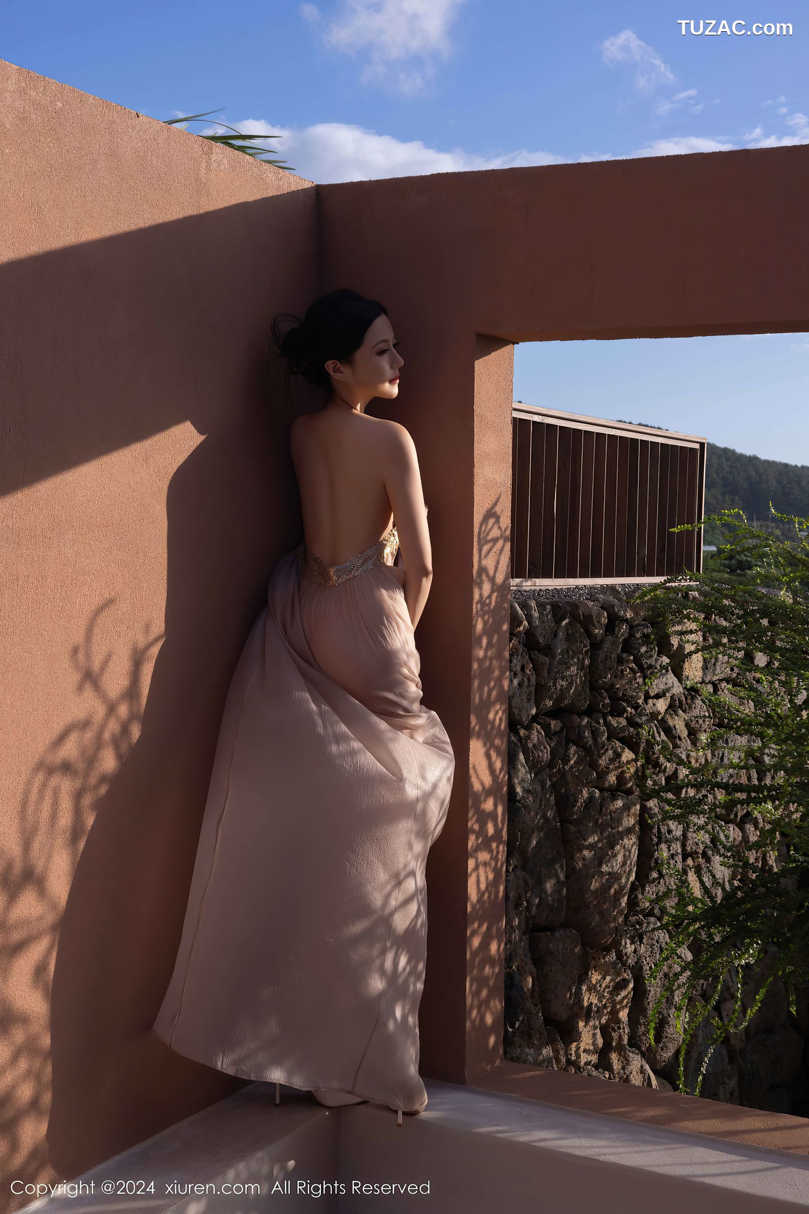 XiuRen秀人网-9492-鱼子酱Fish-透视纱裙真空-2024.11.22