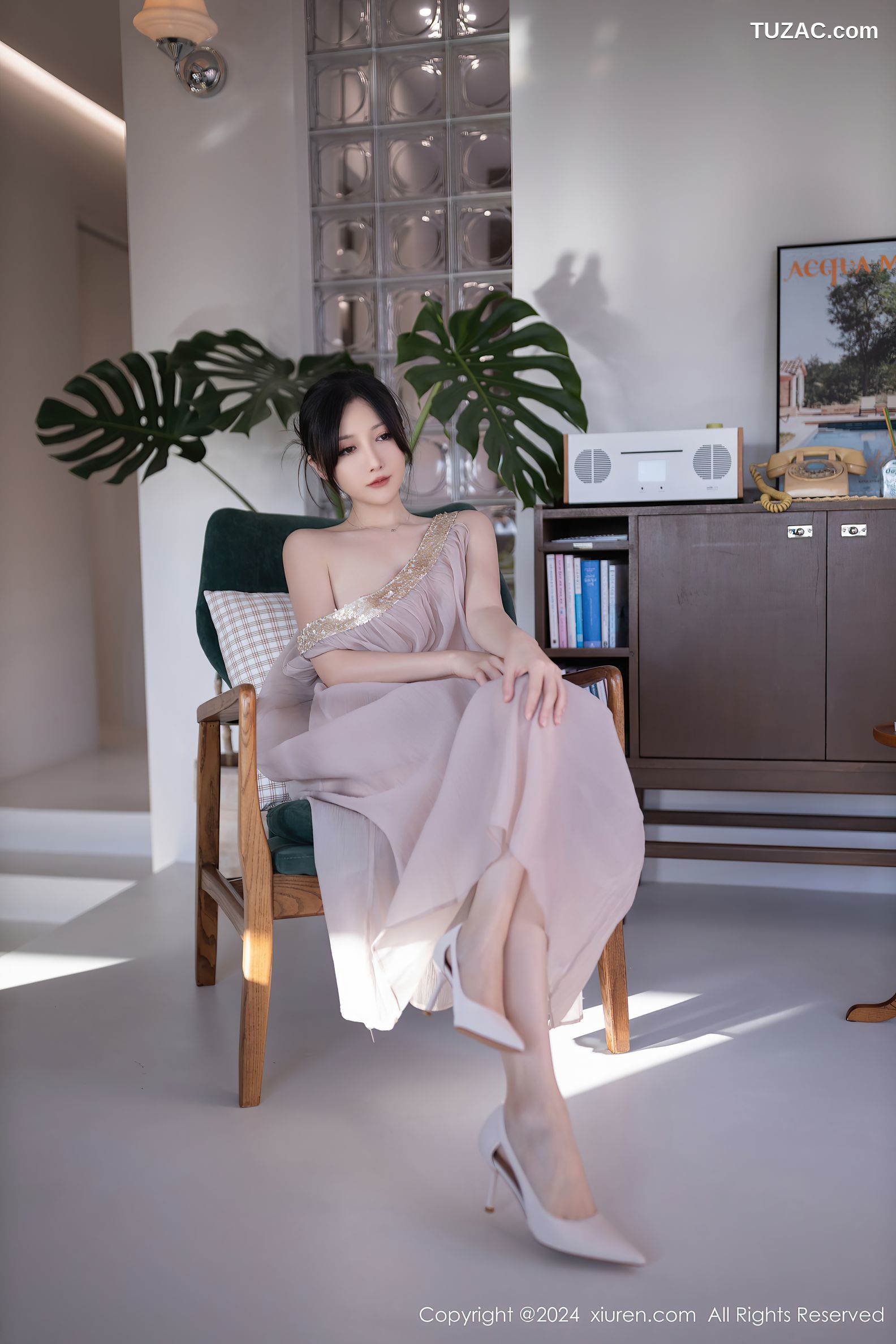 XiuRen秀人网-9492-鱼子酱Fish-透视纱裙真空-2024.11.22