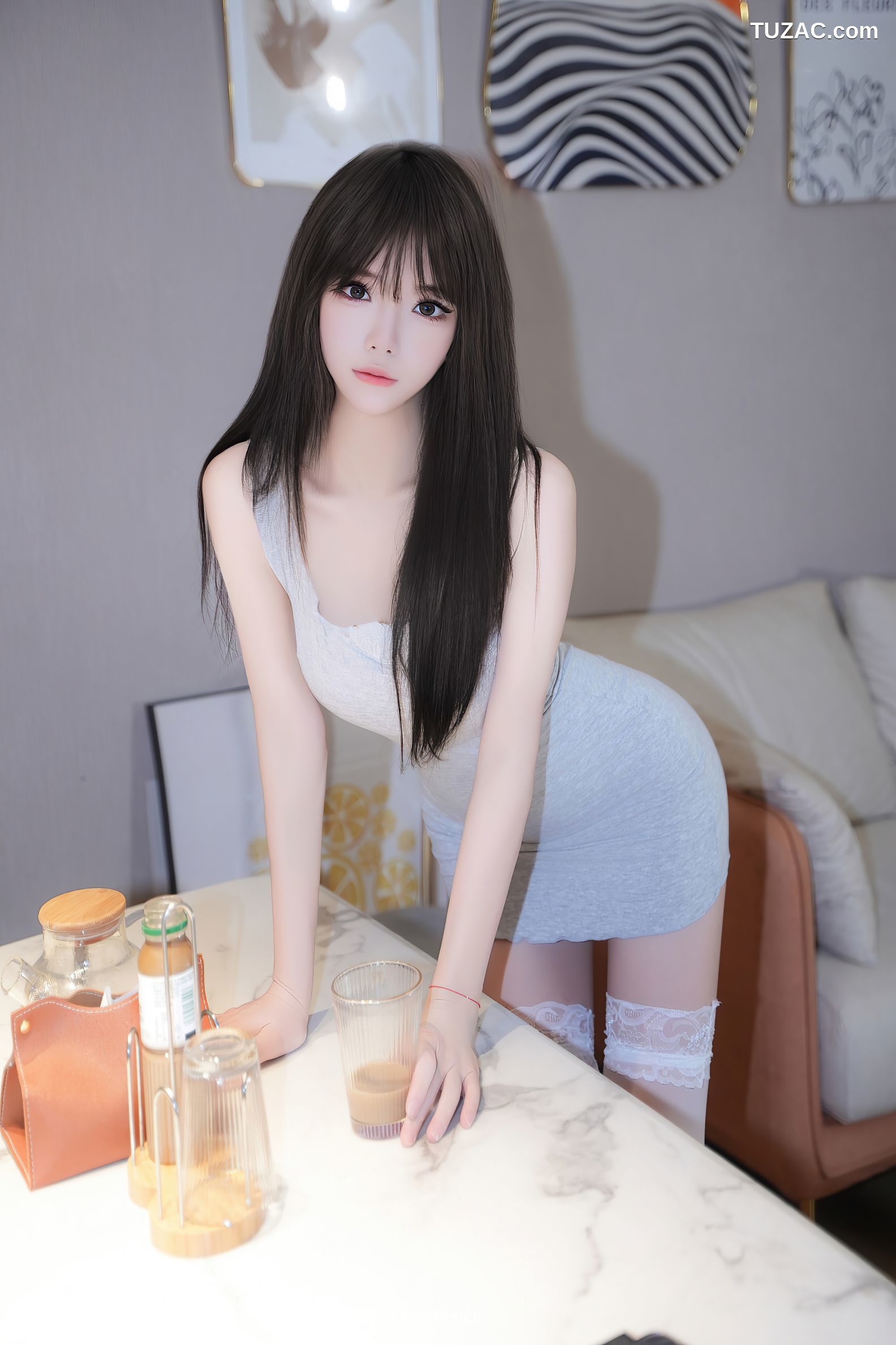 XiuRen秀人网-9501-沐言yanyan-清纯少女浅灰连衣短裙白蕾丝内衣爆乳-2024.11.26