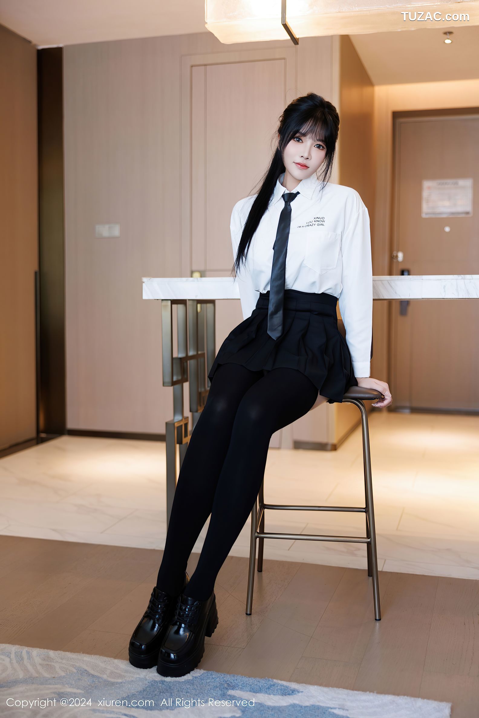 XiuRen秀人网-9505-娜比-白衬衫黑短裙黑色高筒袜酥胸美腿-2024.11.26