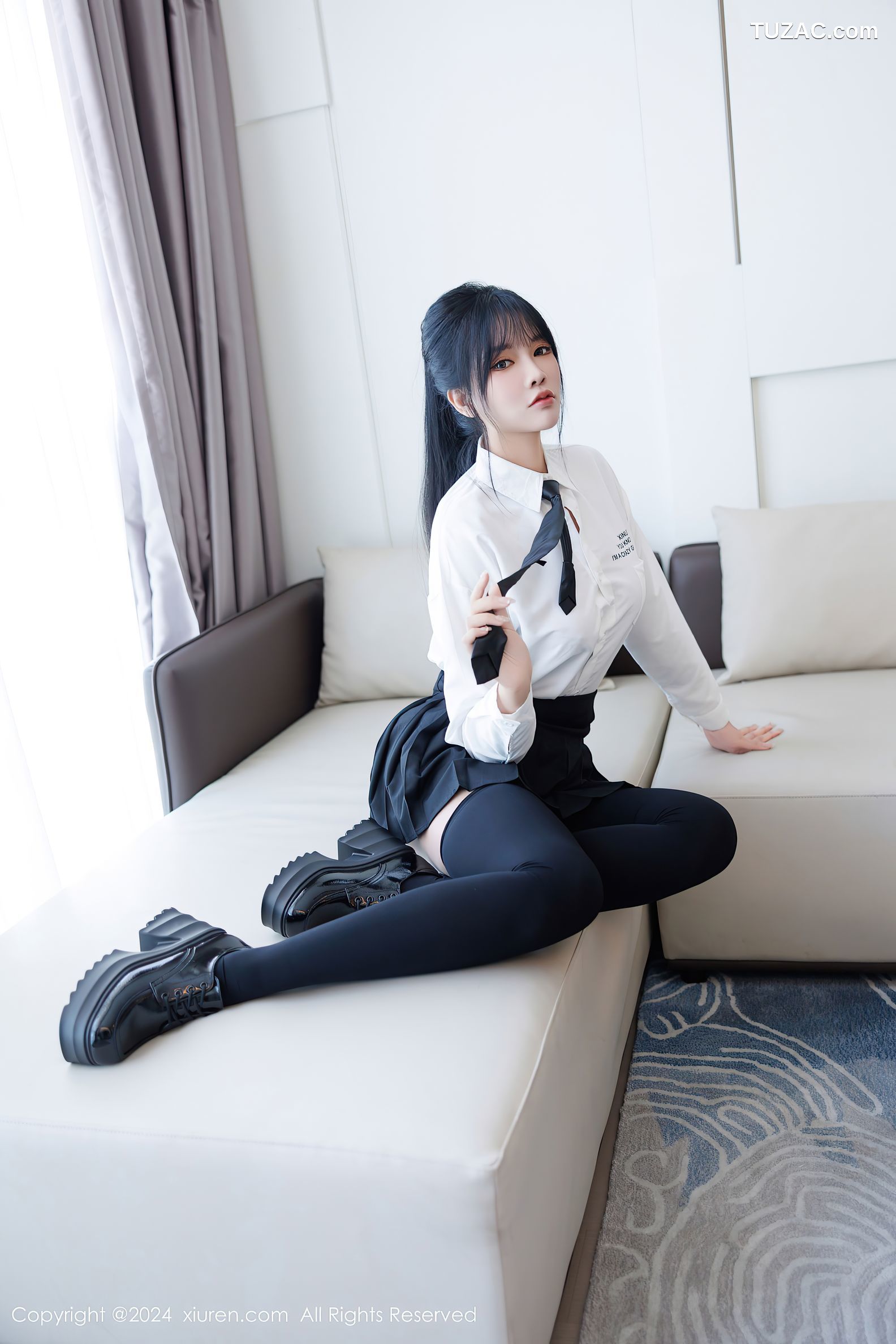 XiuRen秀人网-9505-娜比-白衬衫黑短裙黑色高筒袜酥胸美腿-2024.11.26