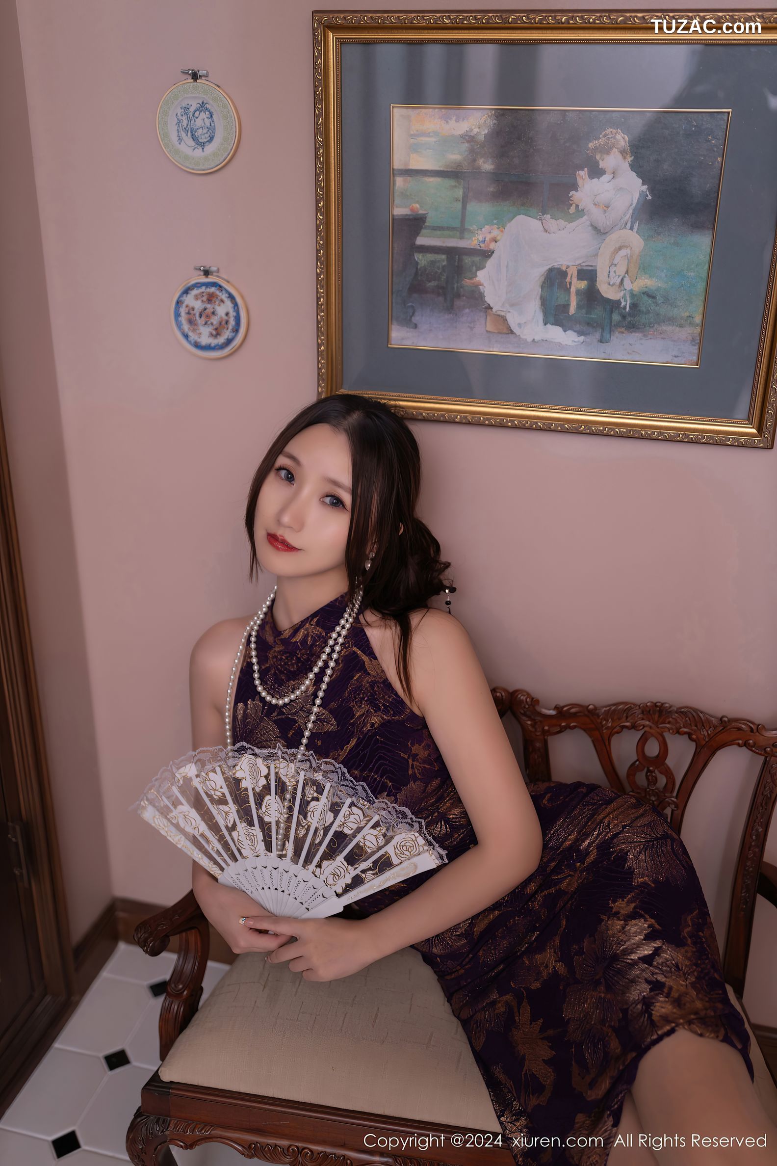 XiuRen秀人网-9513-杏子Yada-紫色金印花旗袍白蕾丝内衣-2024.11.27