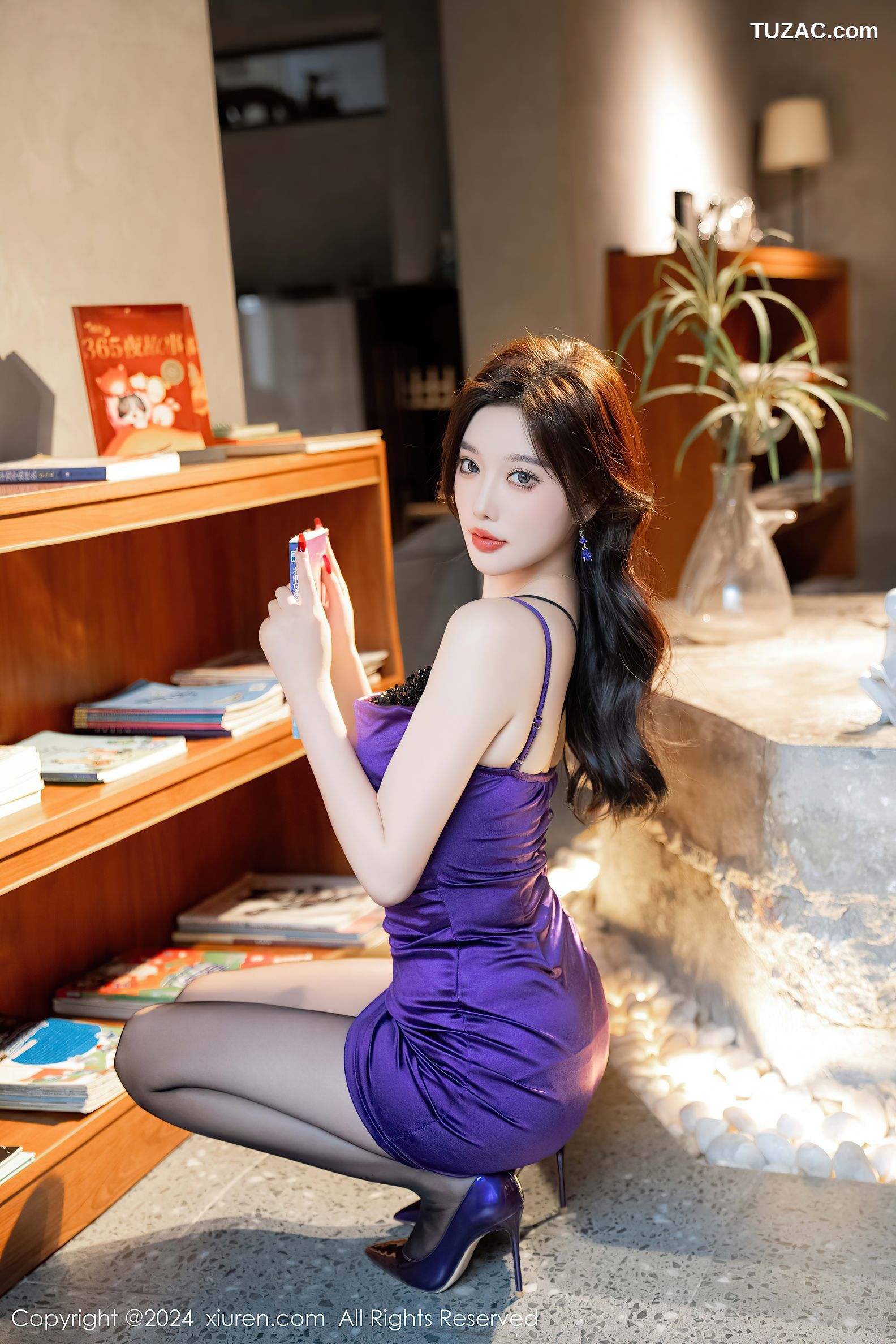 XiuRen秀人网-9519-杨晨晨Yome-紫色吊带连衣短裙黑丝紫色镂空内衣-2024.11.28