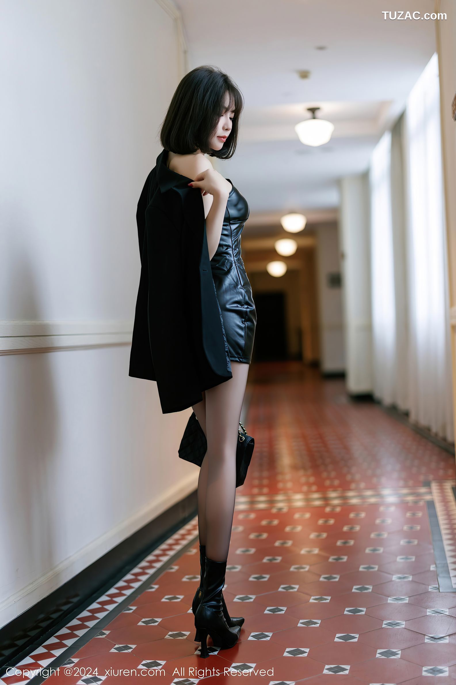 XiuRen秀人网-9520-徐莉芝Booty-黑外套黑色皮质连衣短裙豹纹内衣黑丝-2024.11.28