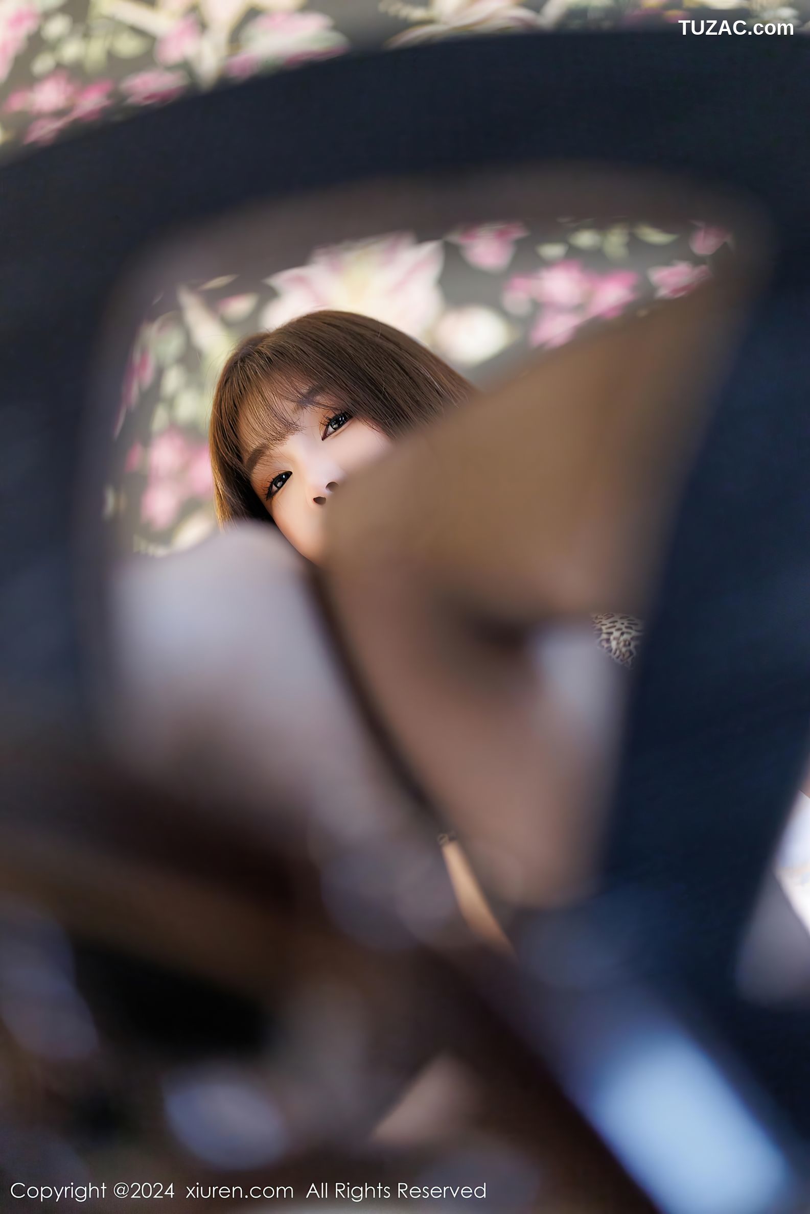 XiuRen秀人网-9520-徐莉芝Booty-黑外套黑色皮质连衣短裙豹纹内衣黑丝-2024.11.28