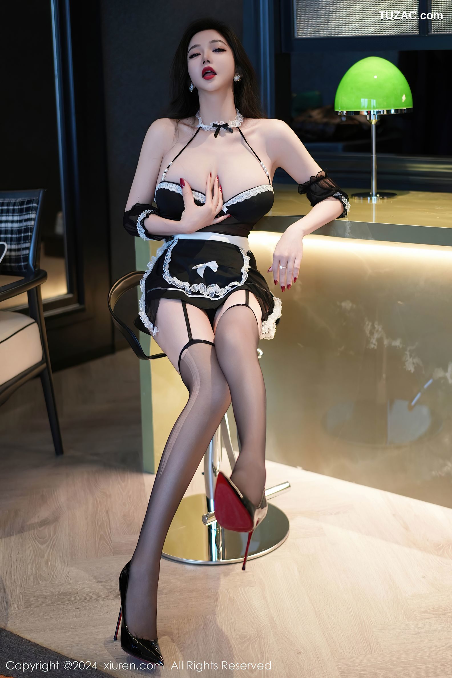 XiuRen秀人网-9523-心妍小公主-情趣轻透女仆裙黑丝吊带袜-2024.11.29