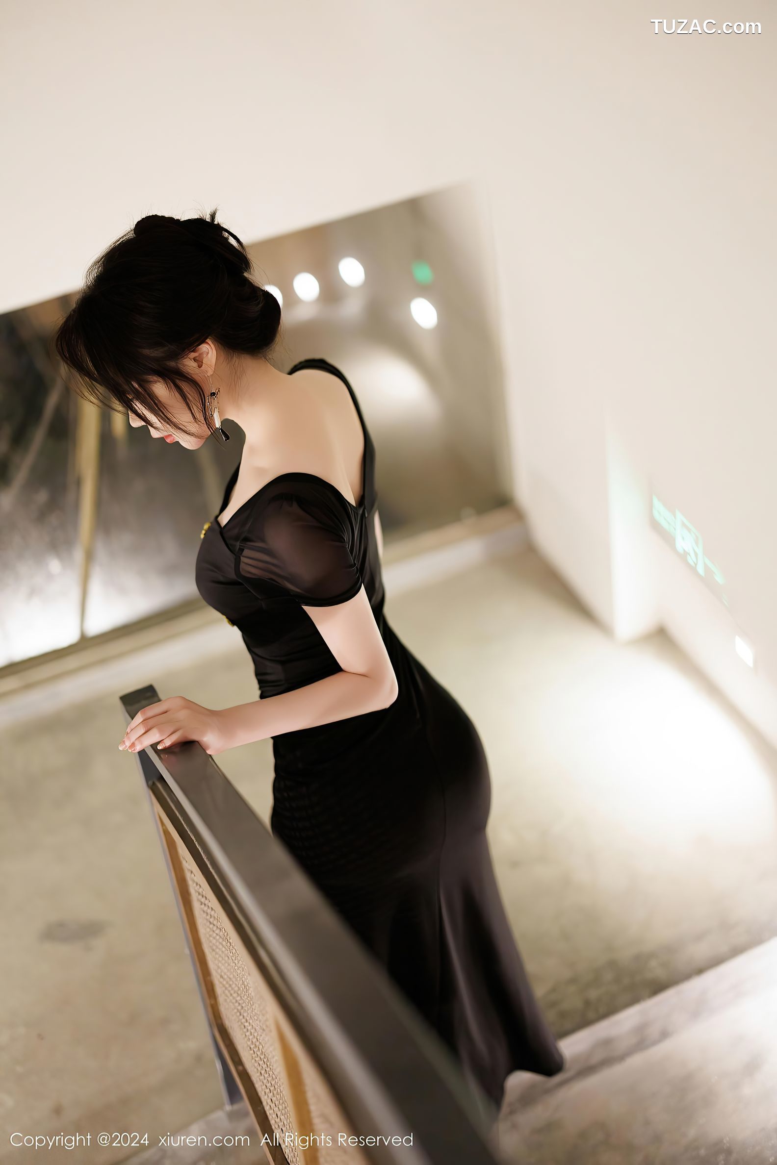 XiuRen秀人网-9526-梦心玥-黑色礼服裙-白色蕾丝内衣-2024.11.29