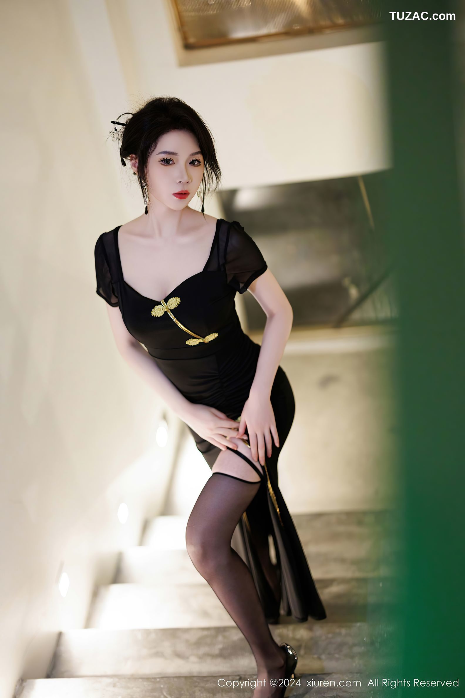 XiuRen秀人网-9526-梦心玥-黑色礼服裙-白色蕾丝内衣-2024.11.29