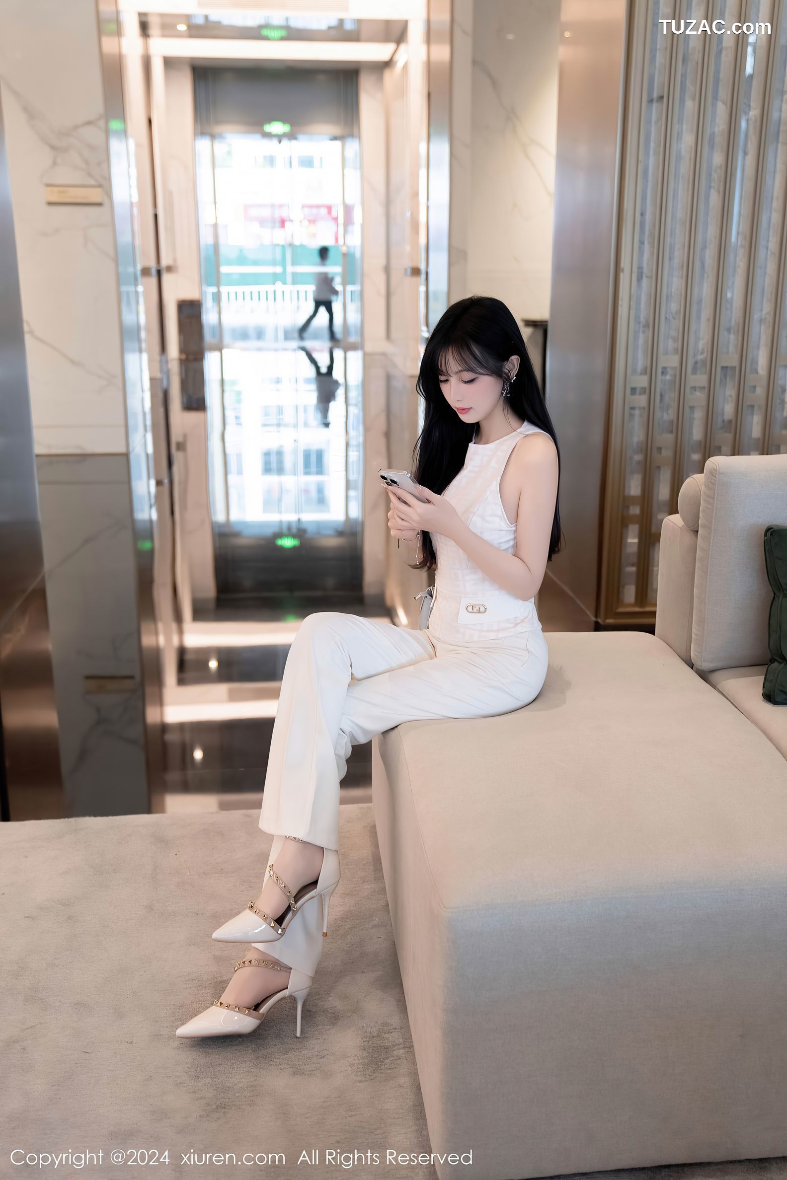 XiuRen秀人网-9528-林星阑-白色无袖T恤白长裤白蕾丝内裤-2024.11.29