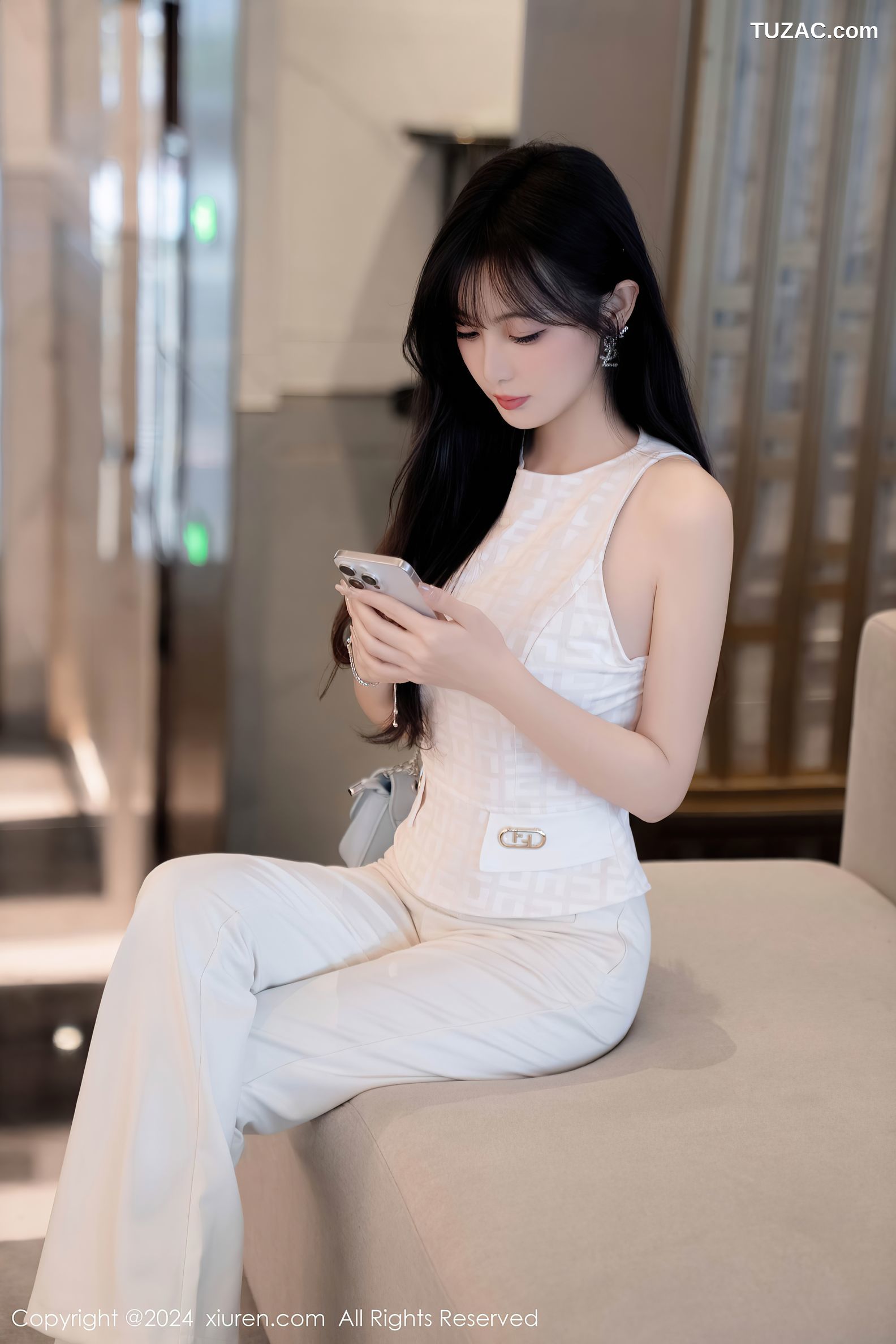 XiuRen秀人网-9528-林星阑-白色无袖T恤白长裤白蕾丝内裤-2024.11.29